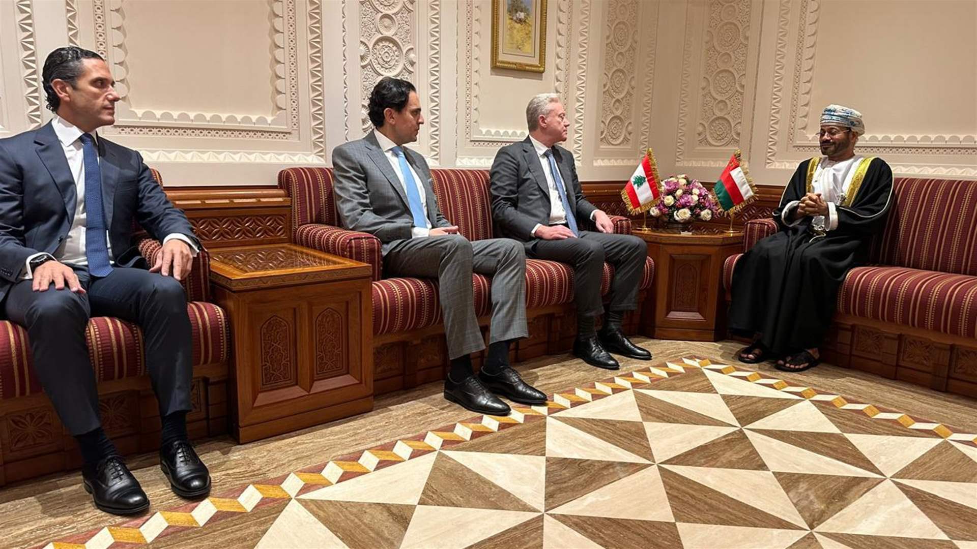 رجي يلتقي نظيره العماني: السلاح لم يحقق الحماية المطلوبة للبنان