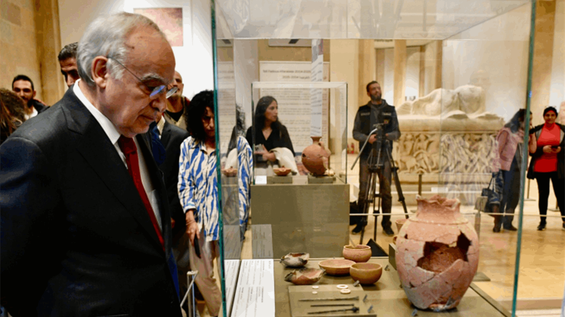 وزير الثقافة من المتحف الوطنيّ افتتح معرض Riesn from Ruins للاثار المكتشفة 