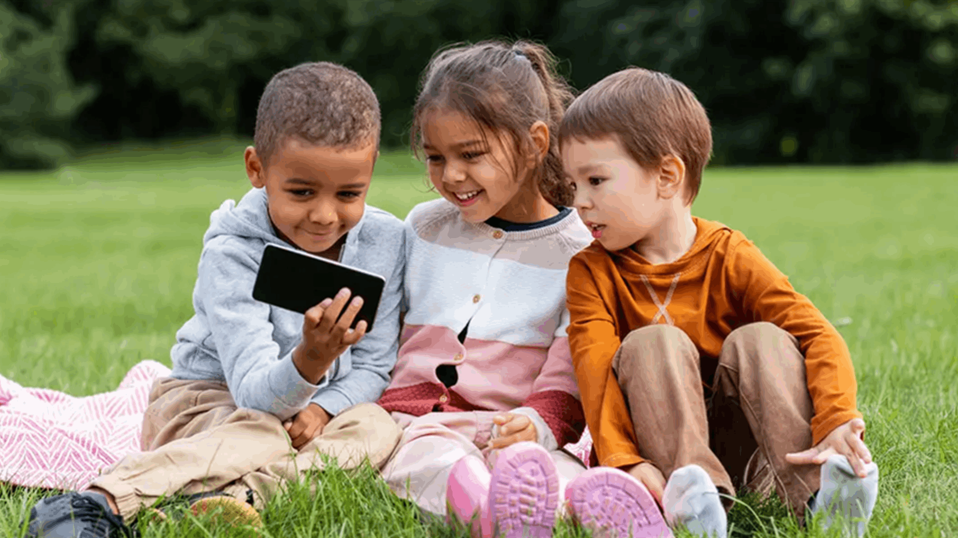 امتلاك هواتف ذكية قبل سن المراهقة يرتبط بمخاطر صحية... إليكم ما كشفته أحدث الدراسات