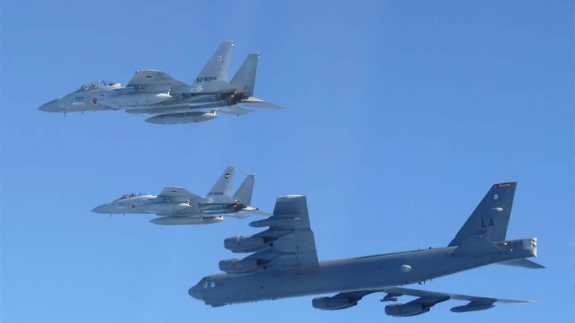 الولايات المتحدة واليابان تجريان مناورات جوية مشتركة