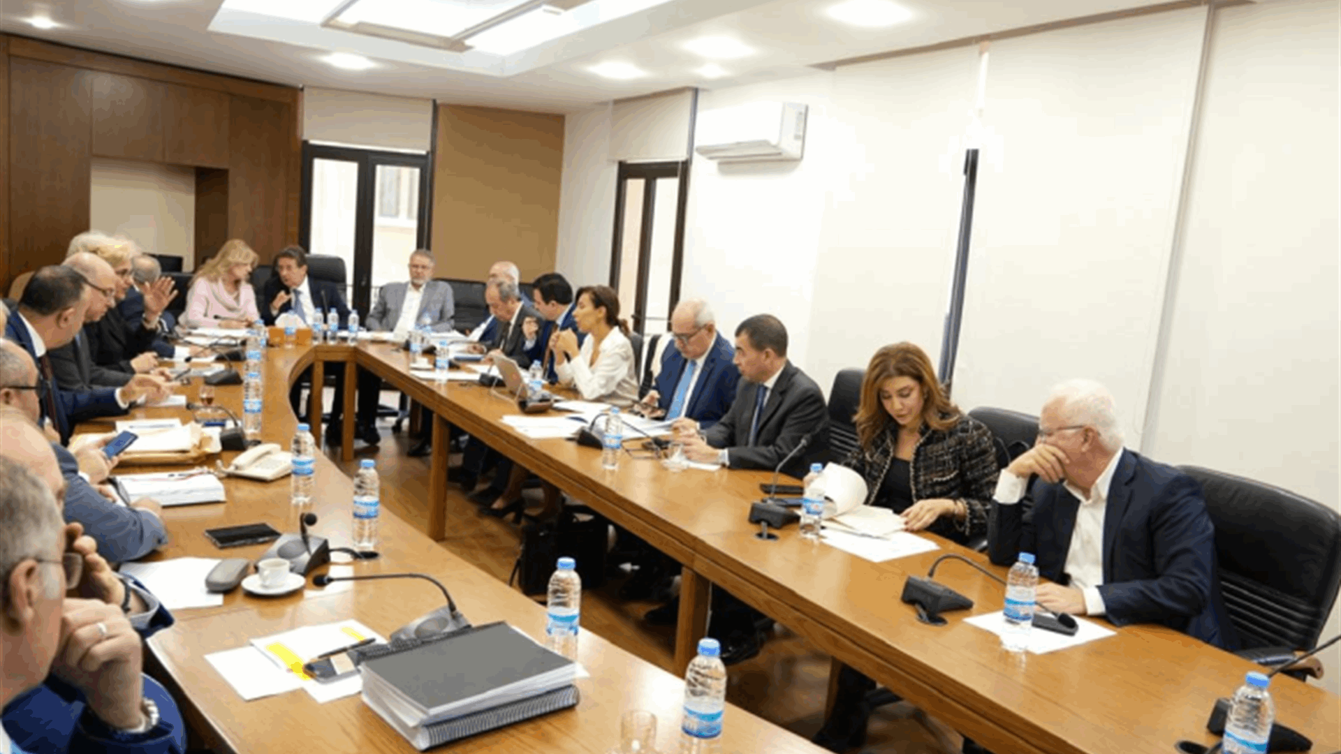 لجنة المال تبحث في فتح اعتماد بـ200 مليار ليرة ودراسة اقتراحات تتعلق بالهيئة التعليمية والضمان والدفاع المدني