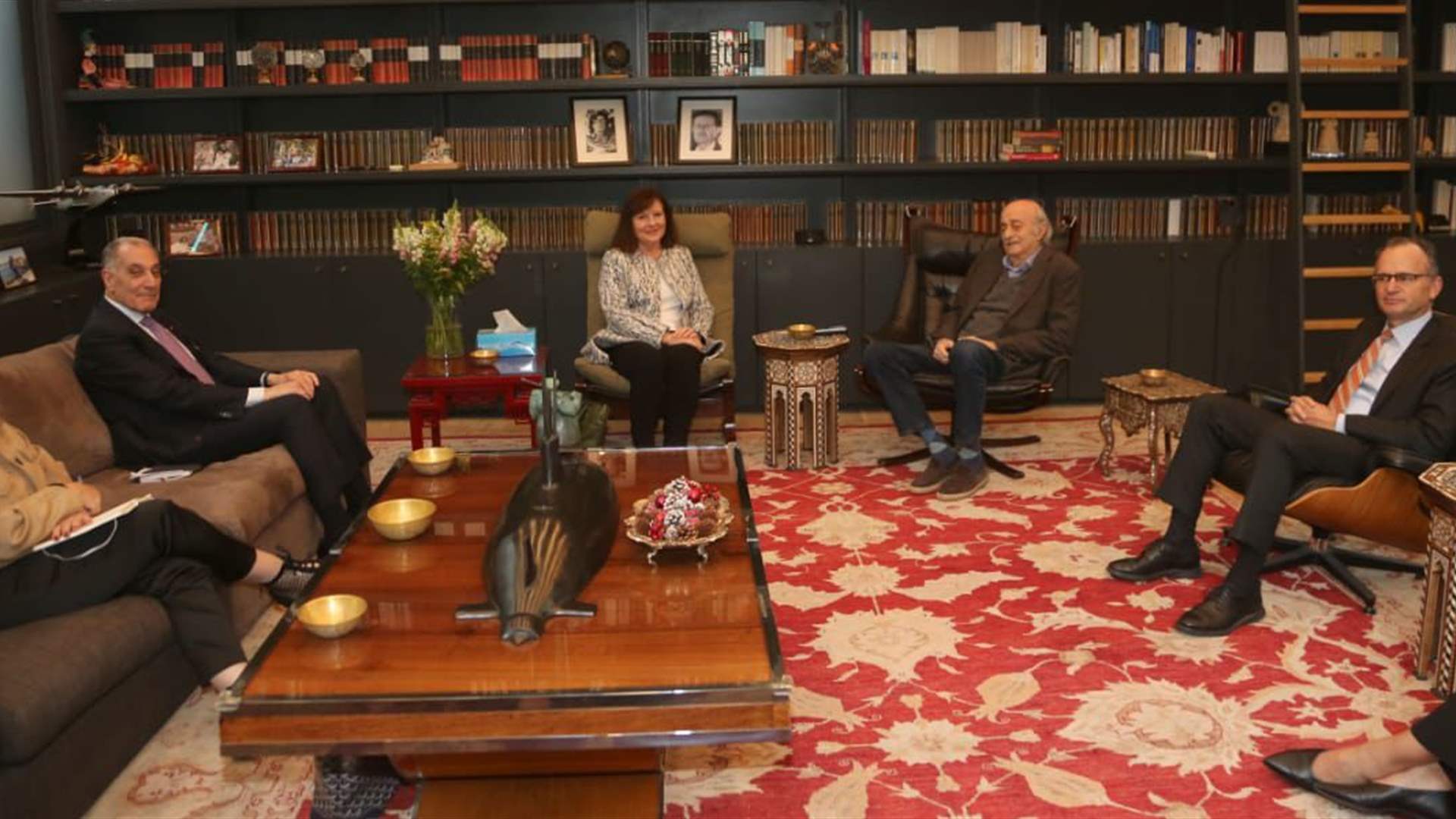 جنبلاط استقبل غابرييل مترئسا وفدا من مجموعة &quot;العمل الأميركية حول لبنان&quot;