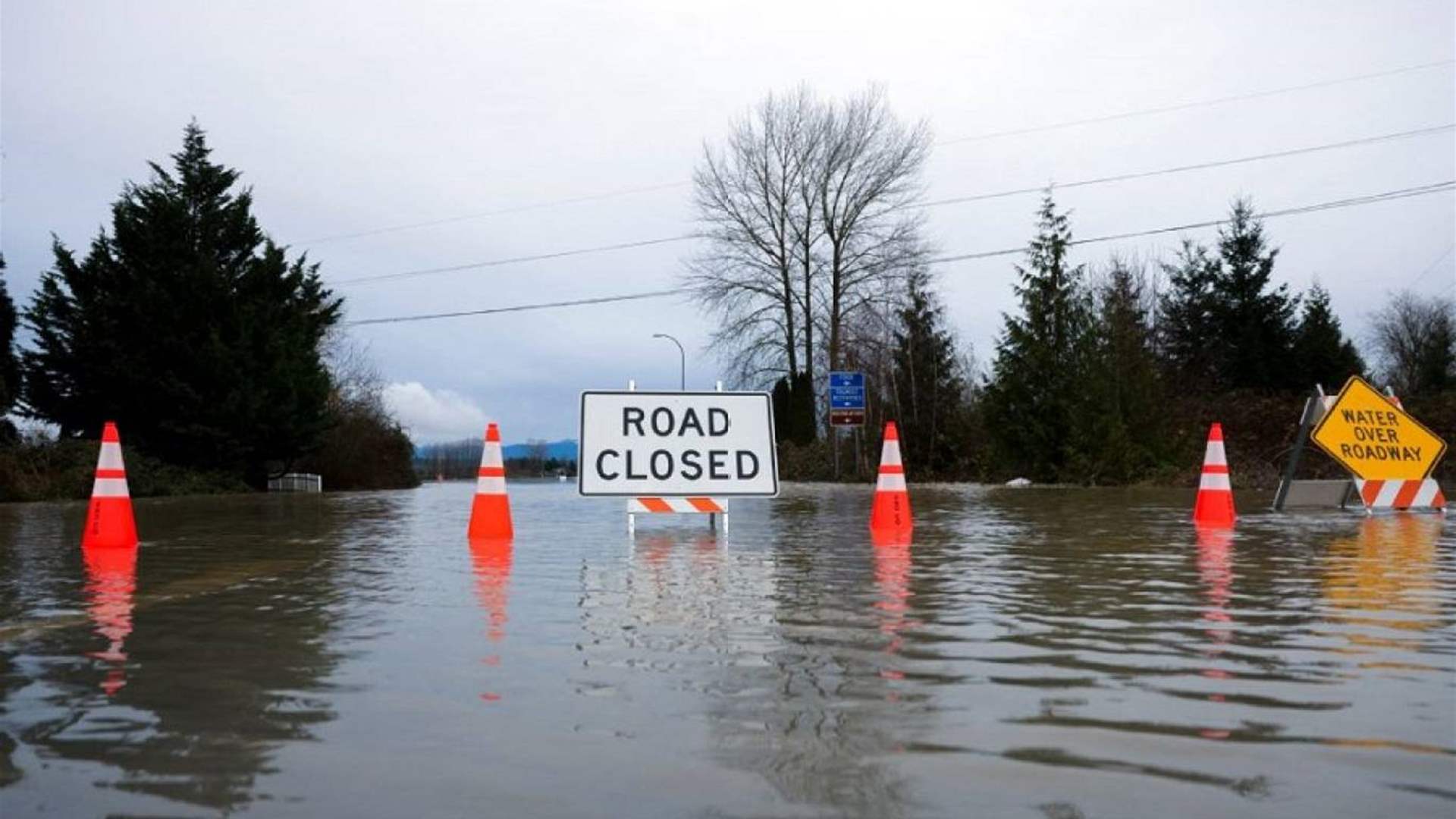 إجلاء عشرات الآلاف جراء سيول تجتاح شمال غرب أميركا