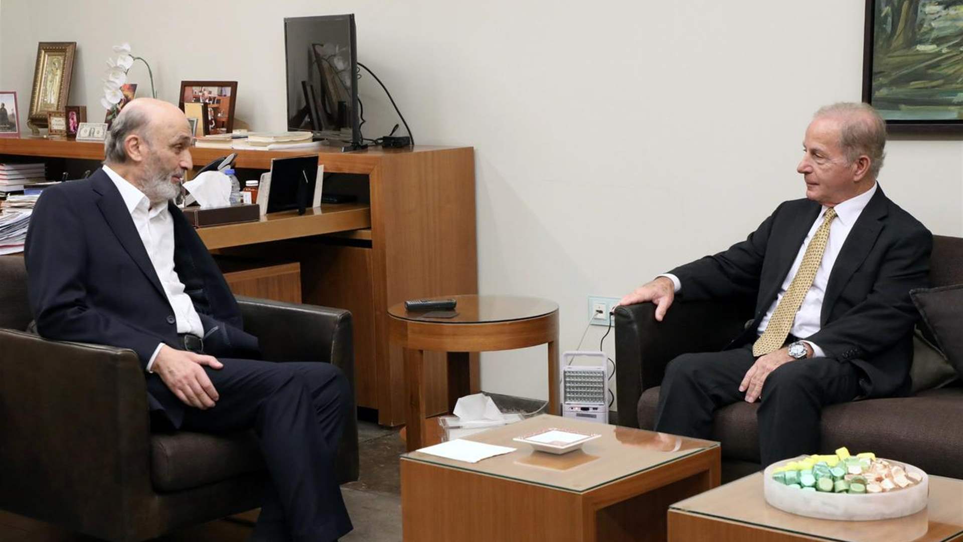 جعجع التقى السفير عيسى... وهذا ما تم عرضه 