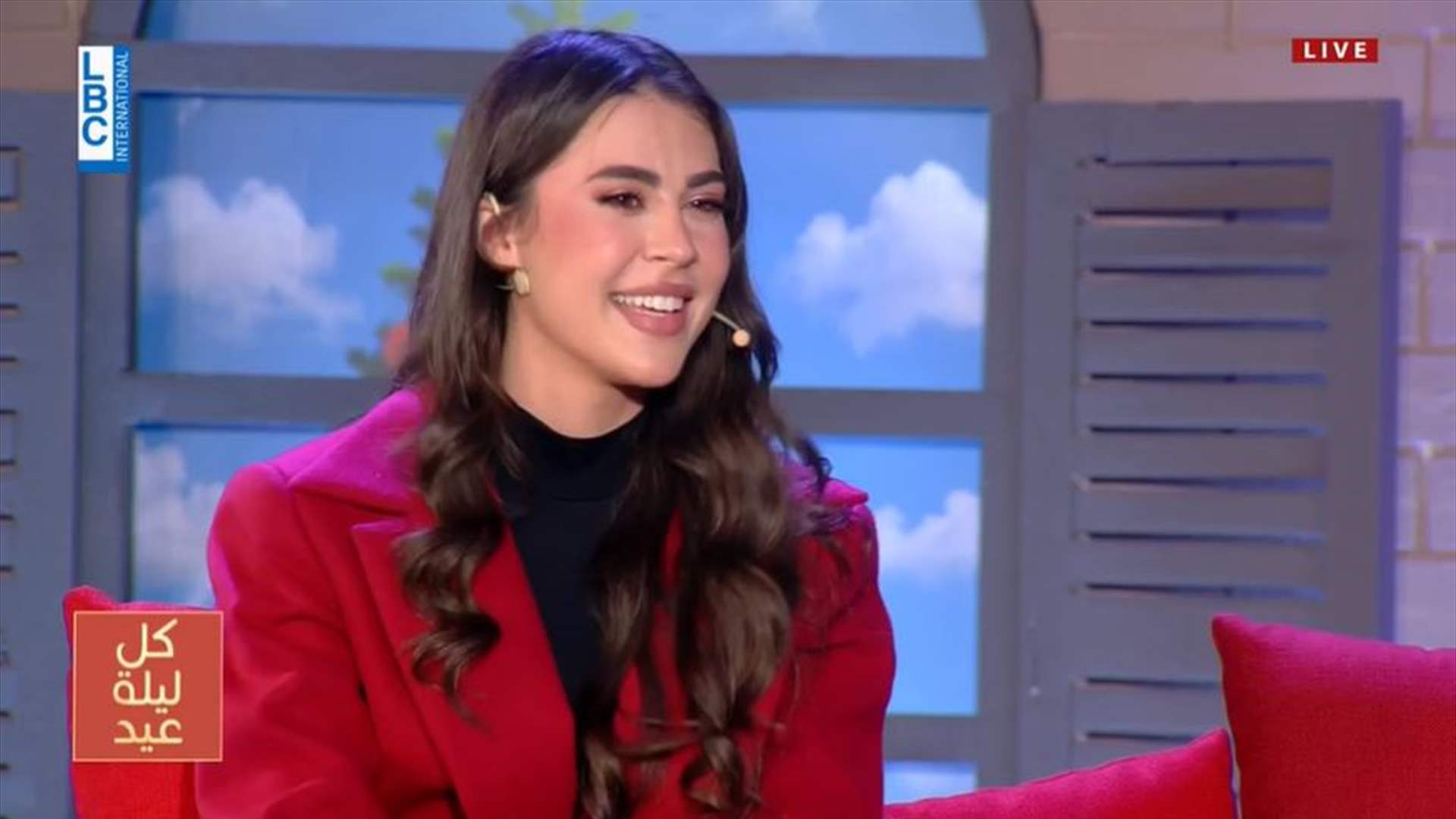 وسط أجواء ميلادية... بيرلا حرب تعبّر عن أهمية ورمزية العيد للـLBCI: &quot;ما لازم ولا ولد يحس إنه منه قادر يعيد&quot; (فيديو)