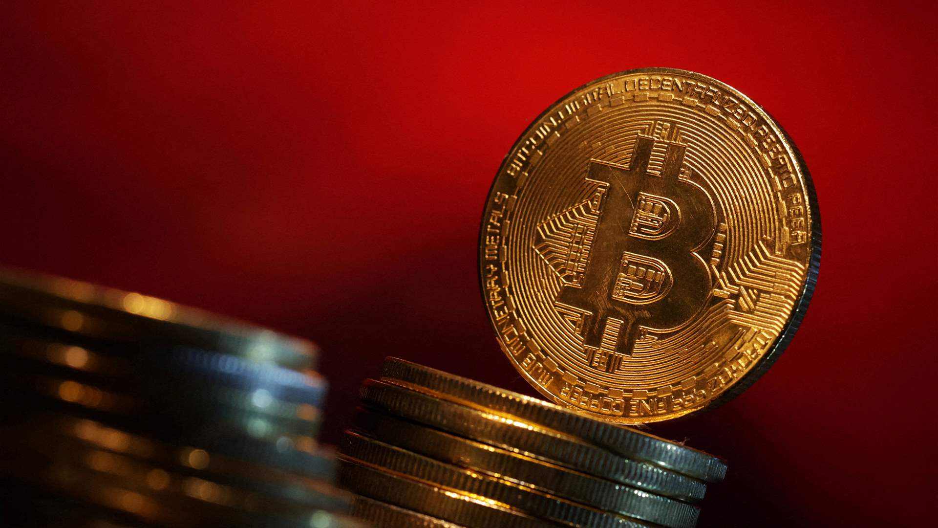 US regulator grants crypto firms initial approval to launch trust banks