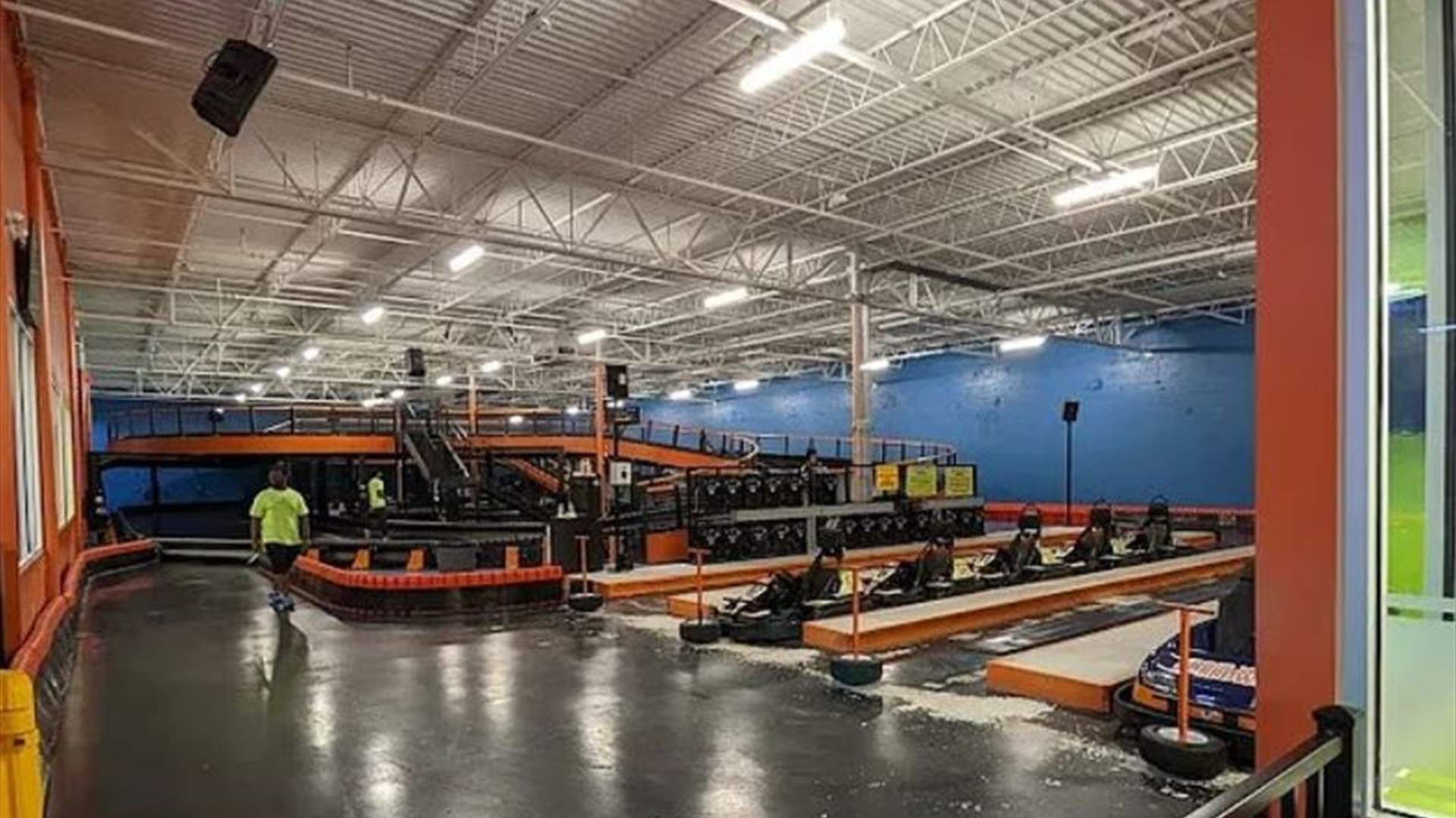 تعطلت العربة الخاصة بها واصطدمت بجدار... ابنة الـ6 سنوات تلقى مصرعها في حادث مأساوي في منتزه!