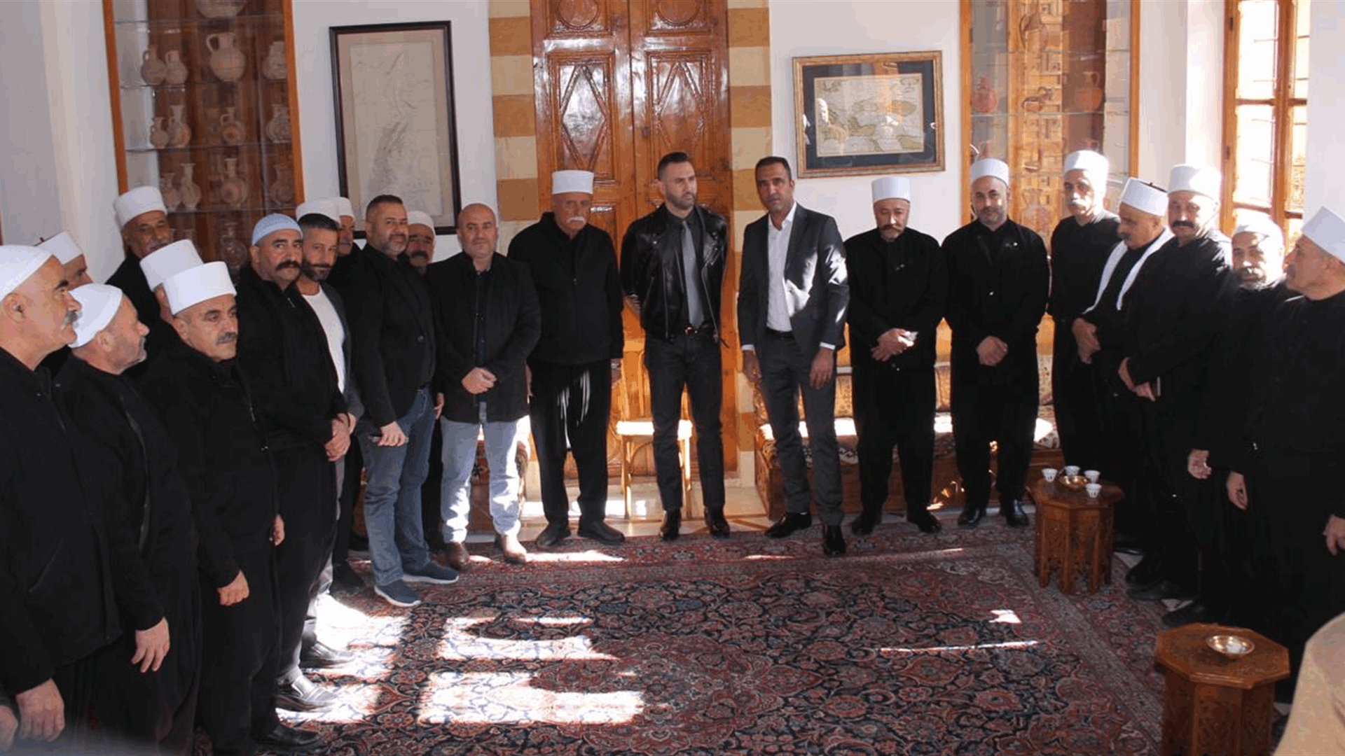 جنبلاط يلتقي وفدين من الجبهة الديمقراطية لتحرير فلسطين والمجلس الإسلامي العلوي ووفودا شعبية وبلدية