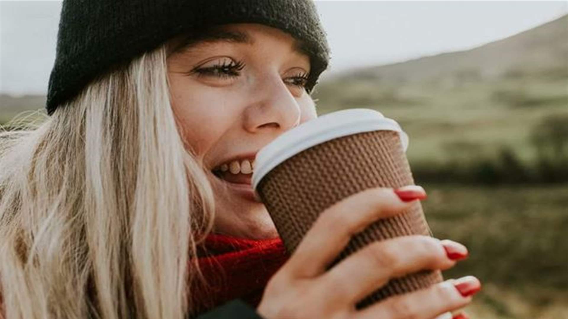 وسيلة بسيطة لتعزيز صحة العظام لدى النساء... هذا ما قاله الخبراء حول الشاي والقهوة 