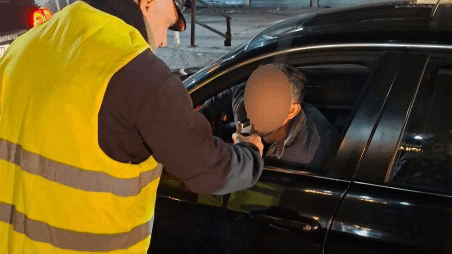 حواجز لمفرزتي سير ‎جونيه وبعبدا لقياس نسبة الكحول لدى السائقين وضبط عدد من المخالفات