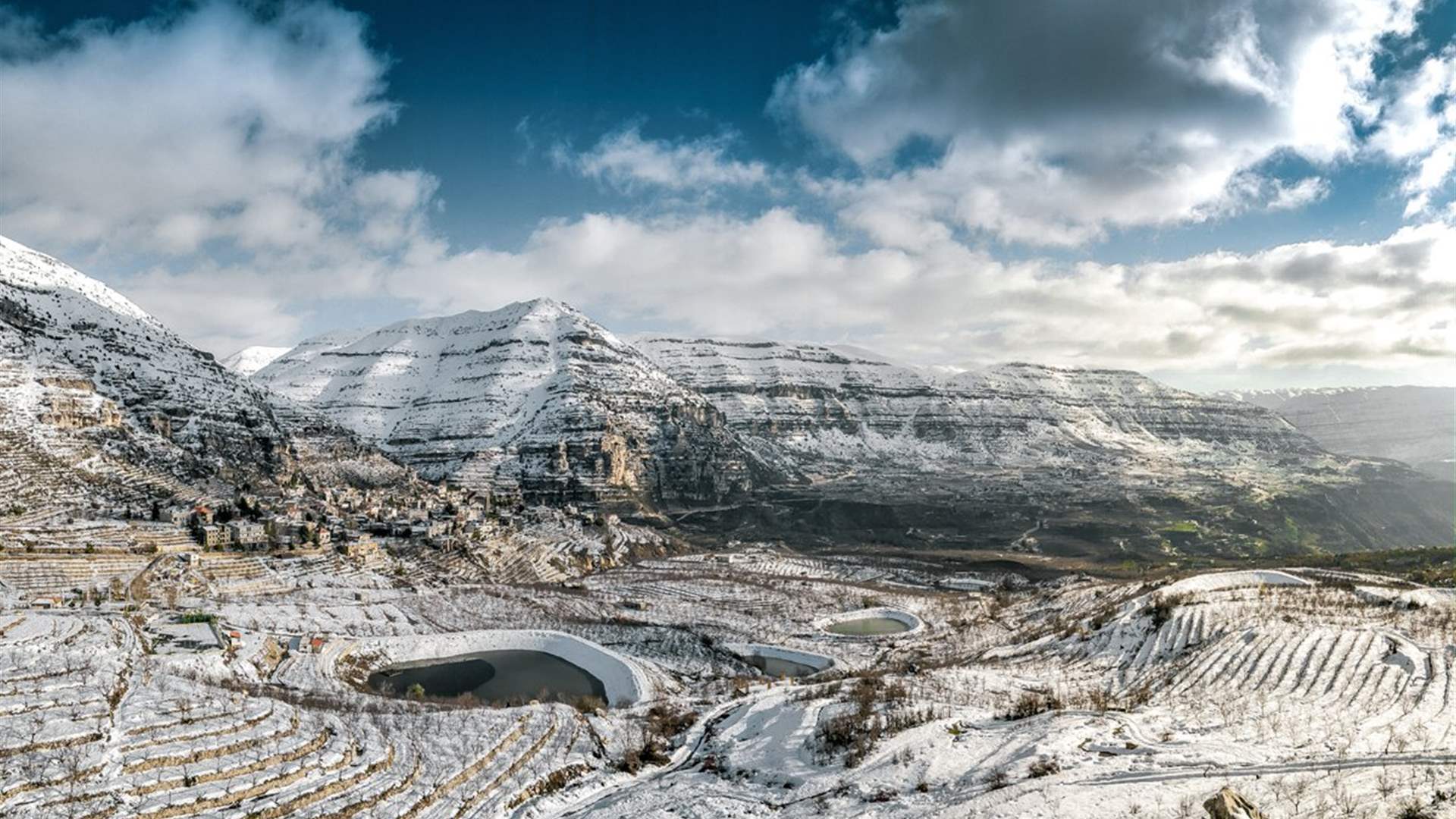 In video, LBCI captures snowstorm sweeping Aaqoura highlands: weather update