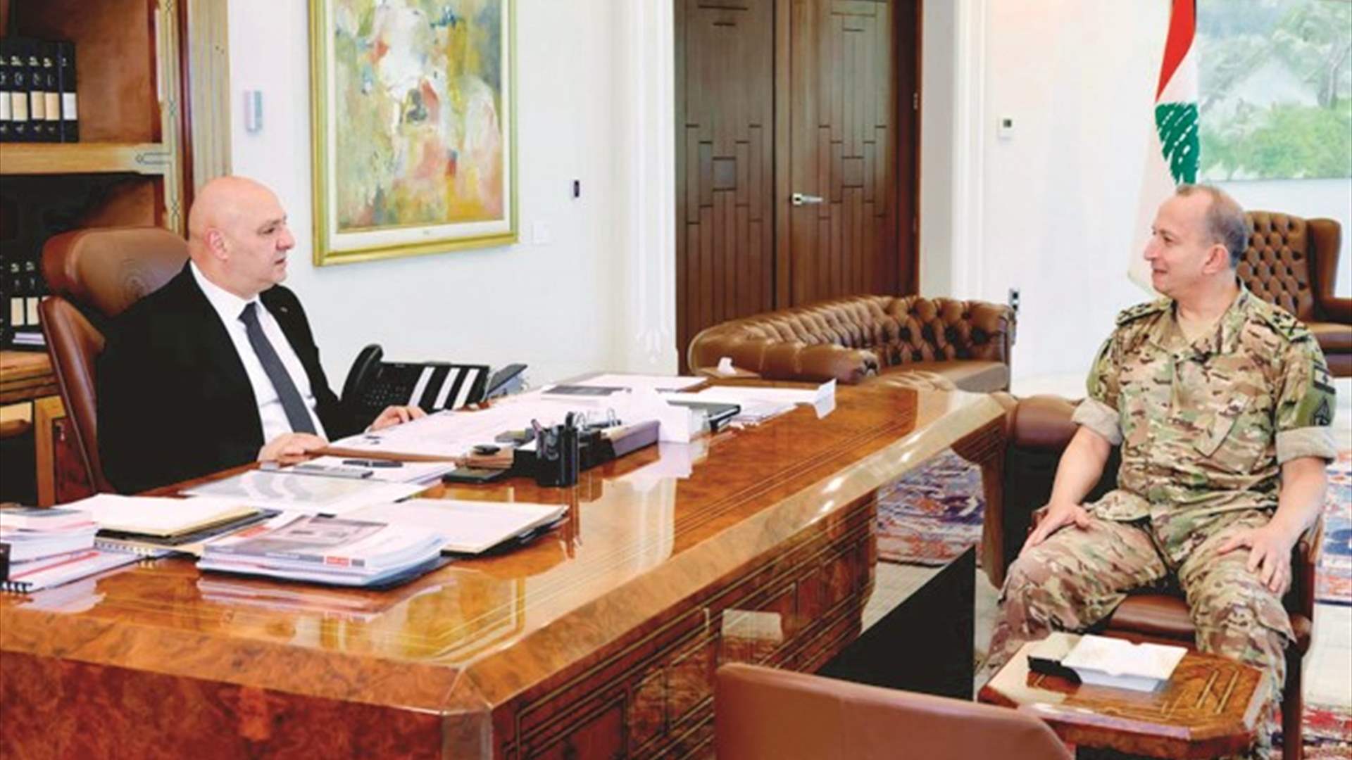 الأنباء الكويتية: عون زوّد هيكل بالتوجيهات إلى اجتماع باريس الرباعي لبحث حاجات الجيش