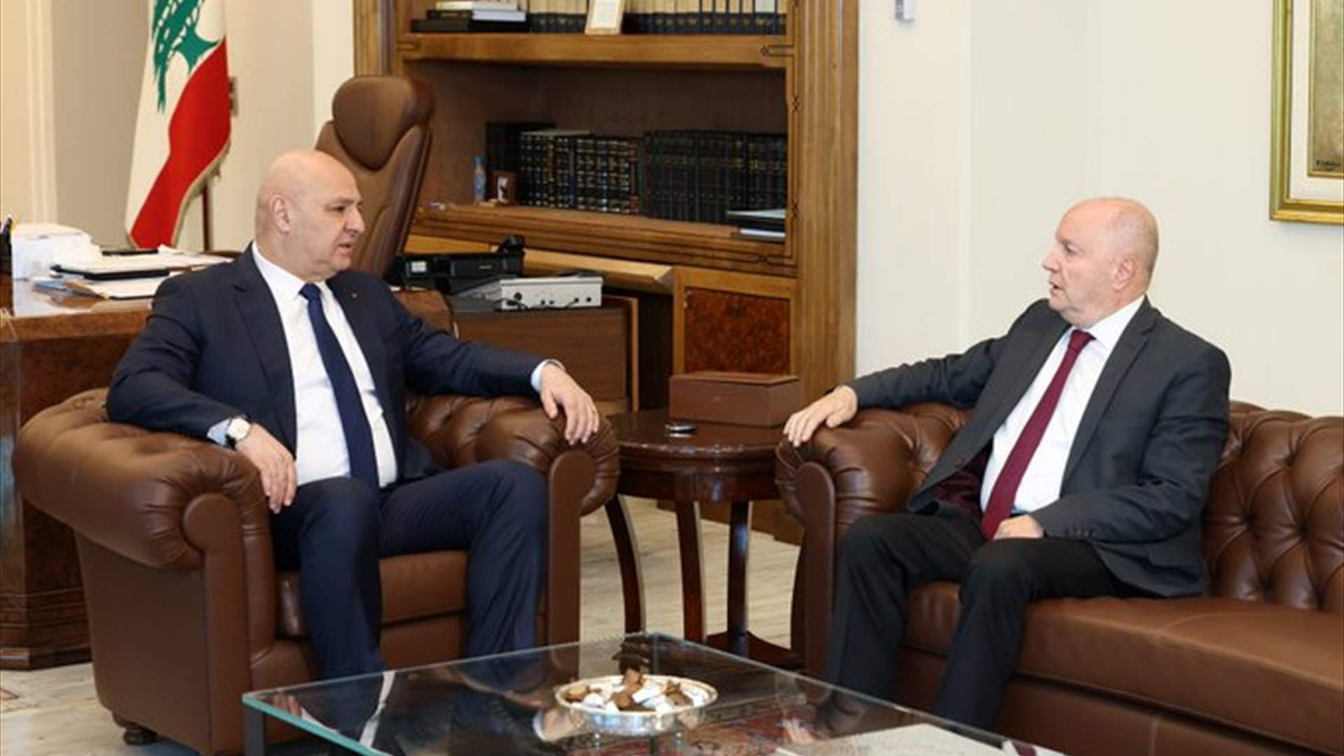 الرئيس عون عقد لقاءات سياسية ونيابية ونقابية: التفاوض لتثبيت الامن والاستقرار ولا يعني استسلاما 