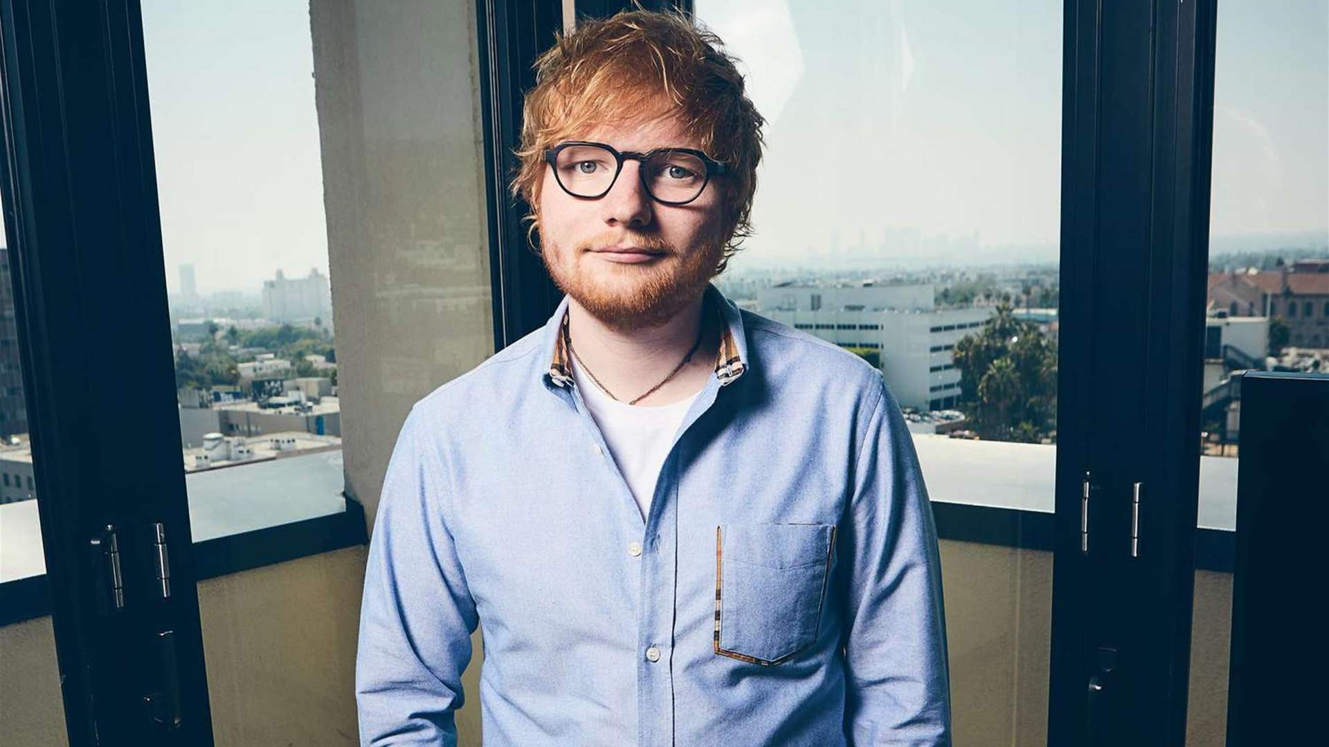 إد شيران يفاجئ الجمهور بتحوّل لافت… خسارة 13 كيلوغرامًا ولياقة بدنية جديدة (صورة)