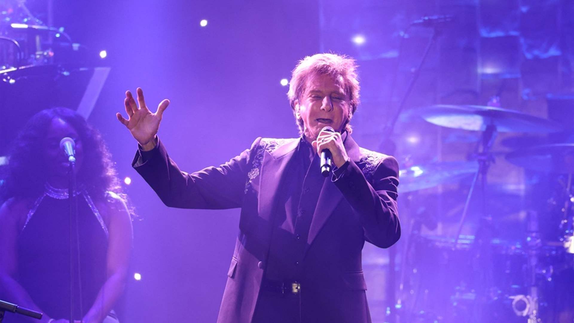 المغني الأميركي باري مانيلو يعلن إصابته بسرطان الرئة... وهذا ما كشفه عن حالته: "إنه الحظ"