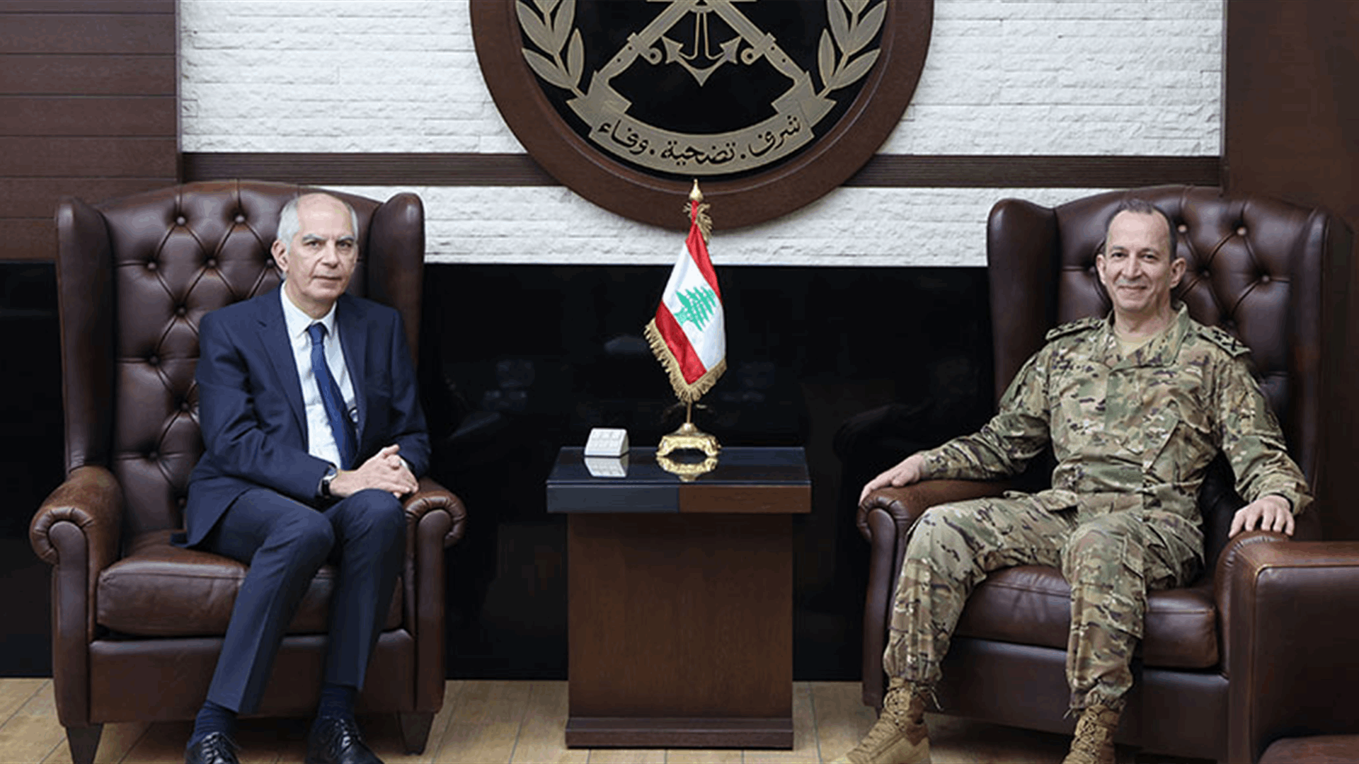 قائد الجيش التقى السفير الفرنسي لدى لبنان Herv&eacute; Magro وتم البحث في الأوضاع العامة في لبنان 