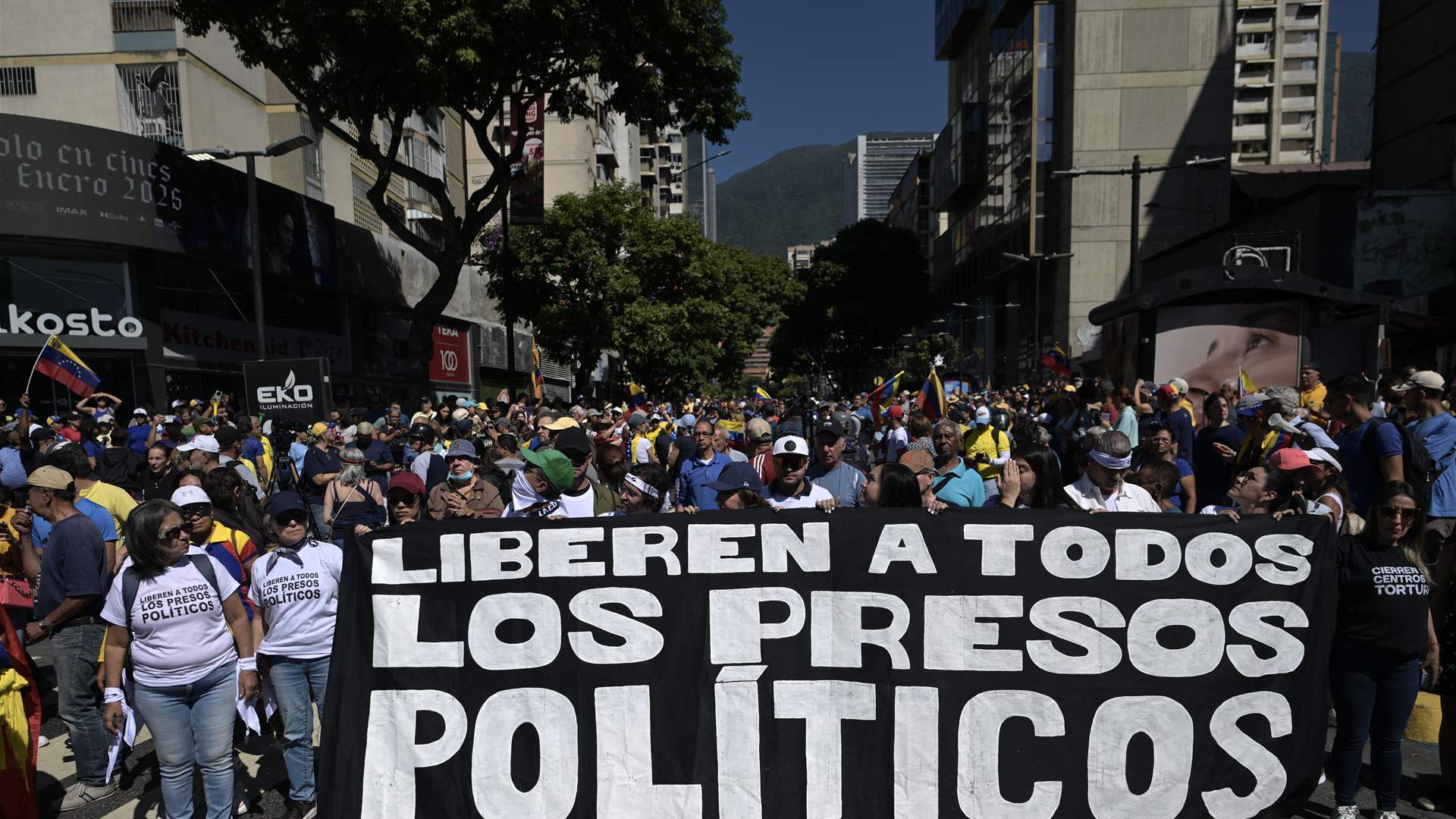 فنزويلا تفرج بمناسبة عيد الميلاد عن 99 سجينا اعتقلوا لتظاهرهم ضد انتخاب مادورو