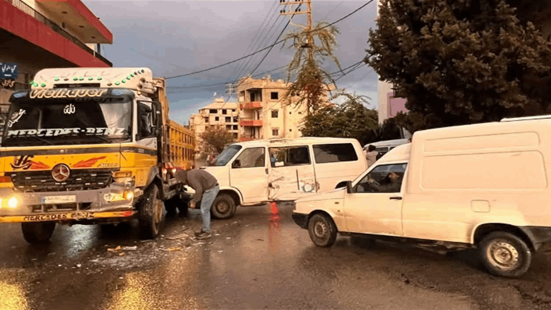 اربعة جرحى في حادث سير في مراح السراج - الضنية