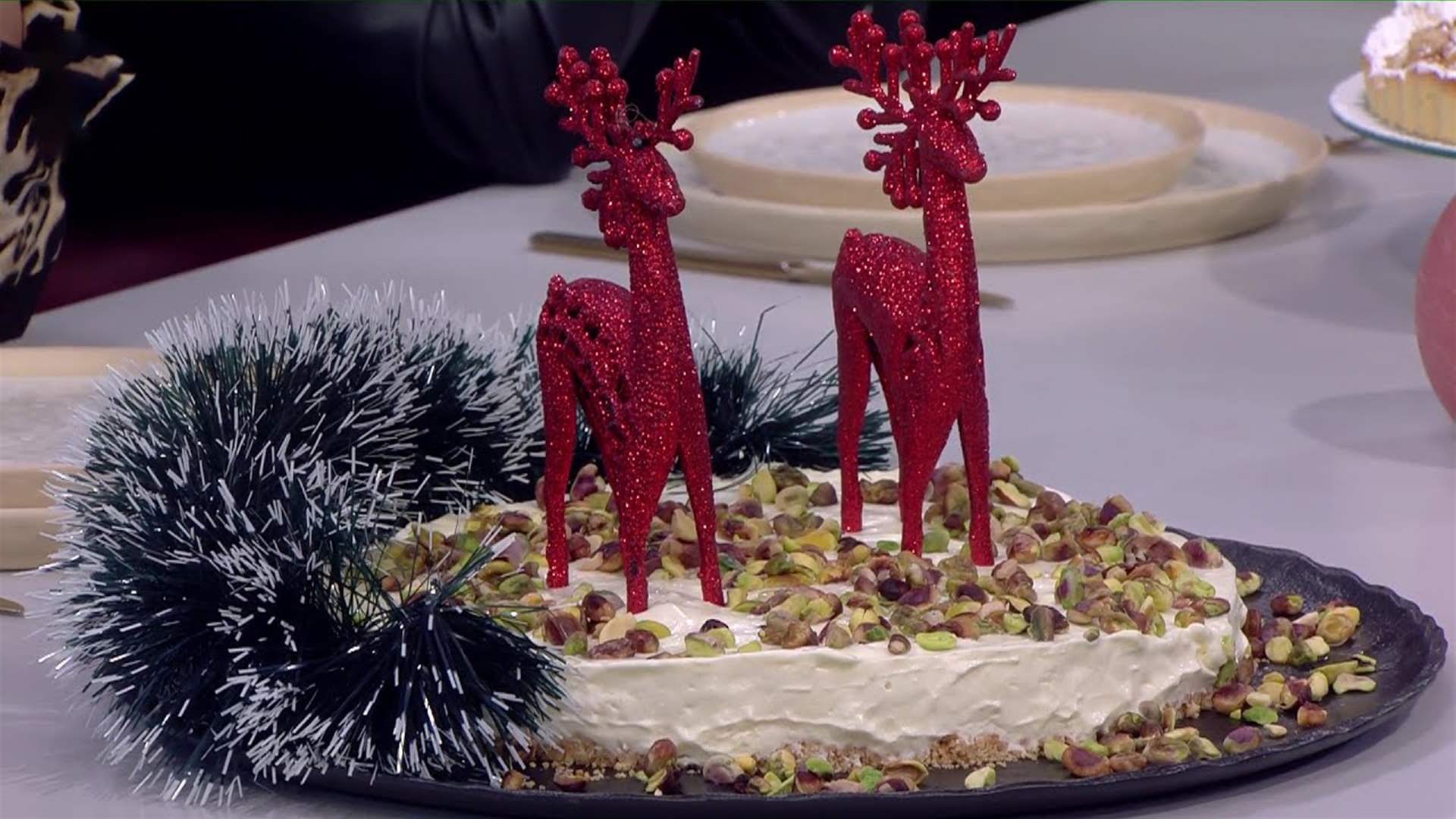 التارت بالجوز وتشيز كيك "ليالي لبنان"... إليكم طريقة التحضير مع الشيف فادي زغيب (فيديو)