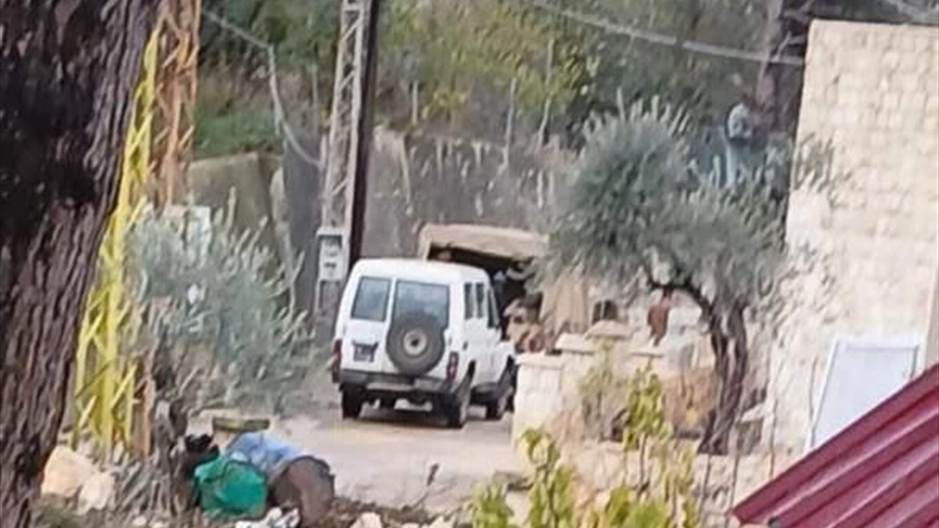 الجيش  يتفقد في بنت جبيل 7 منازل (5 مهدمة و2 مأهولة) وفي عيناتا 6 منازل مأهولة