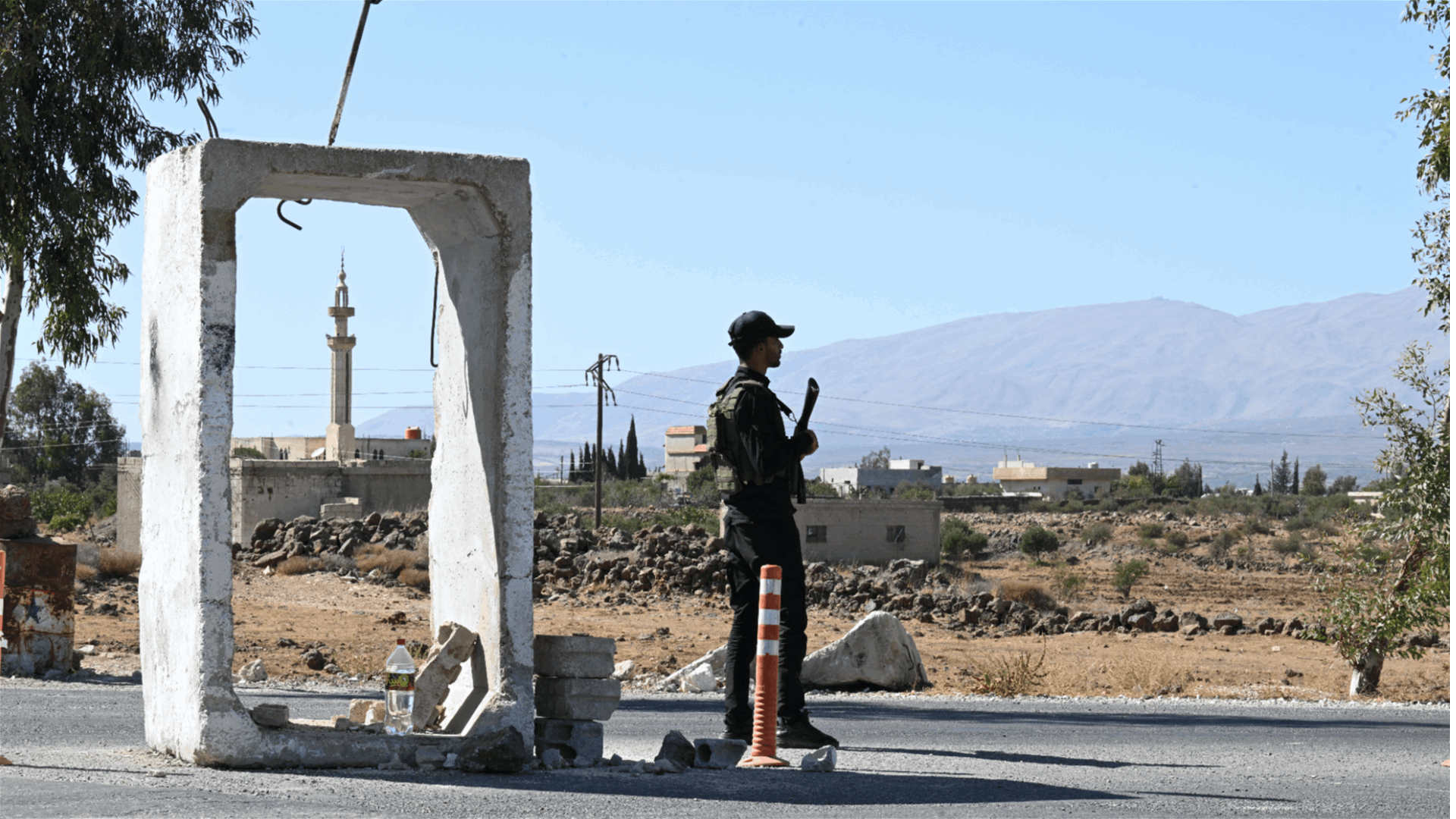 Syrian forces kill two dispersing Alawite protests: Monitor