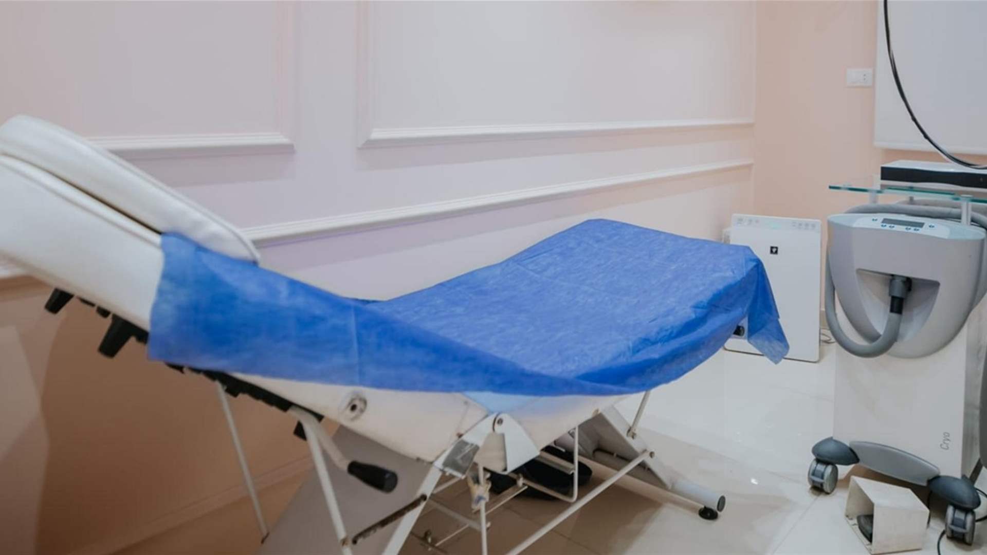 إقفال مركز تجميل غير مرخص في العباسية