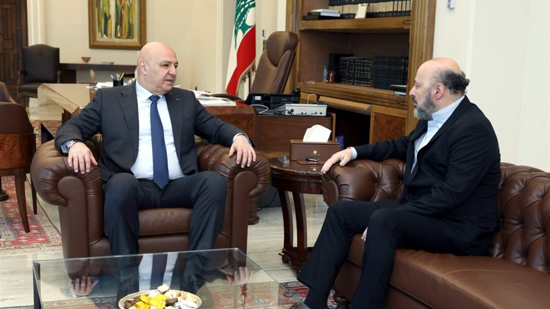 الرئيس جوزاف عون استقبل النائب ملحم رياشي موفدًا من رئيس حزب "القوات اللبنانية" سمير جعجع حيث قدم له التهنئة بمناسبة الأعياد وكان اللقاء مناسبة للتباحث في الأوضاع الراهنة