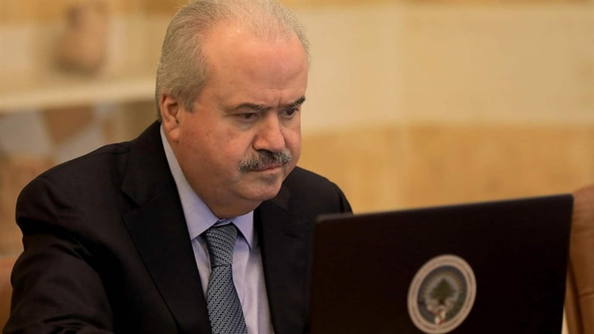 3 قرارات لوزير المالية قضت بتمديد مهل..