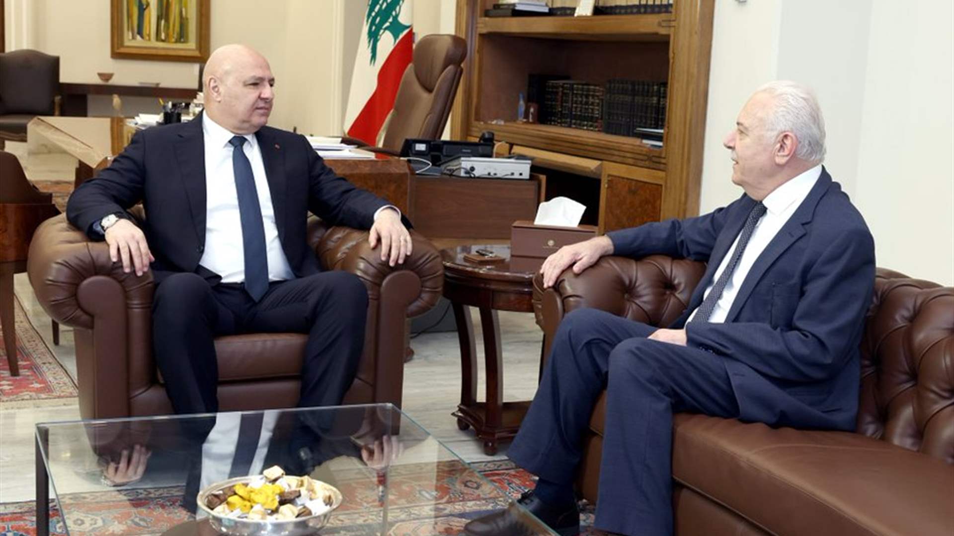 الرئيس جوزاف عون اطّلع من رئيس مجلس القضاء الأعلى القاضي سهيل عبود على نتائج الاجتماع الذي عقده المجلس مع وزير العدل عادل نصّار في إطار التعاون القائم بين الوزارة والمجلس بهدف تفعيل العمل القضائي والمساهمة في تحسين أوضاع القضاة