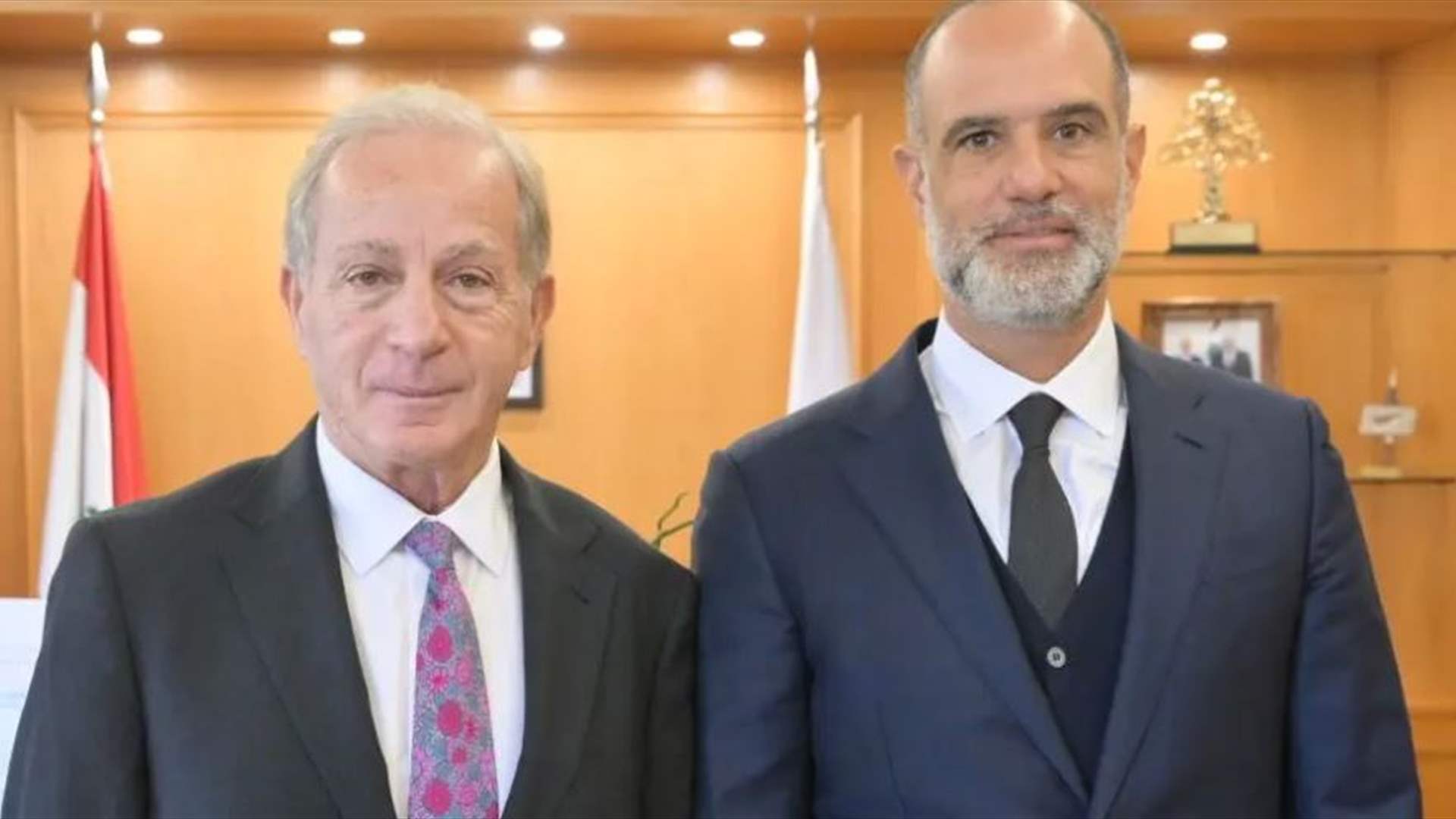 رسامني بحث مع السفير الأميركي شؤون قطاع النقل وإعادة الاعمار وشكر له دعم بلاده