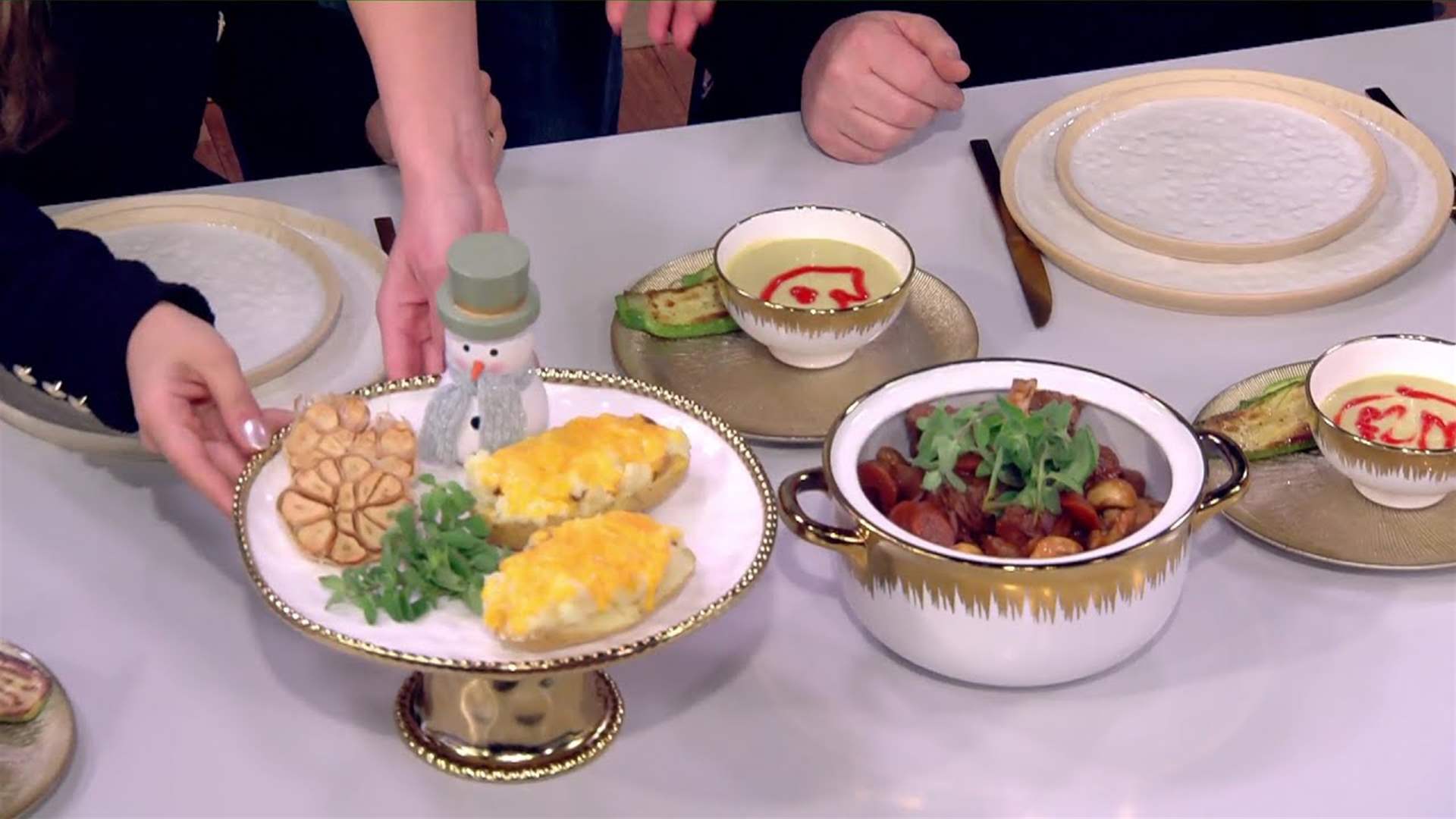 الـ"Beef Bourguignon" وشوربة الكوسا والخضار... إليكم طريقة التحضير مع الشيف فادي زغيب (فيديو)