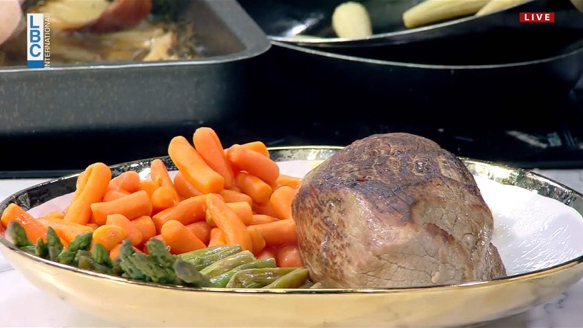 روستو اللحم مع الصلصة والخضار... إليكم خطوات التحضير مع الشيف فادي زغيب (فيديو)