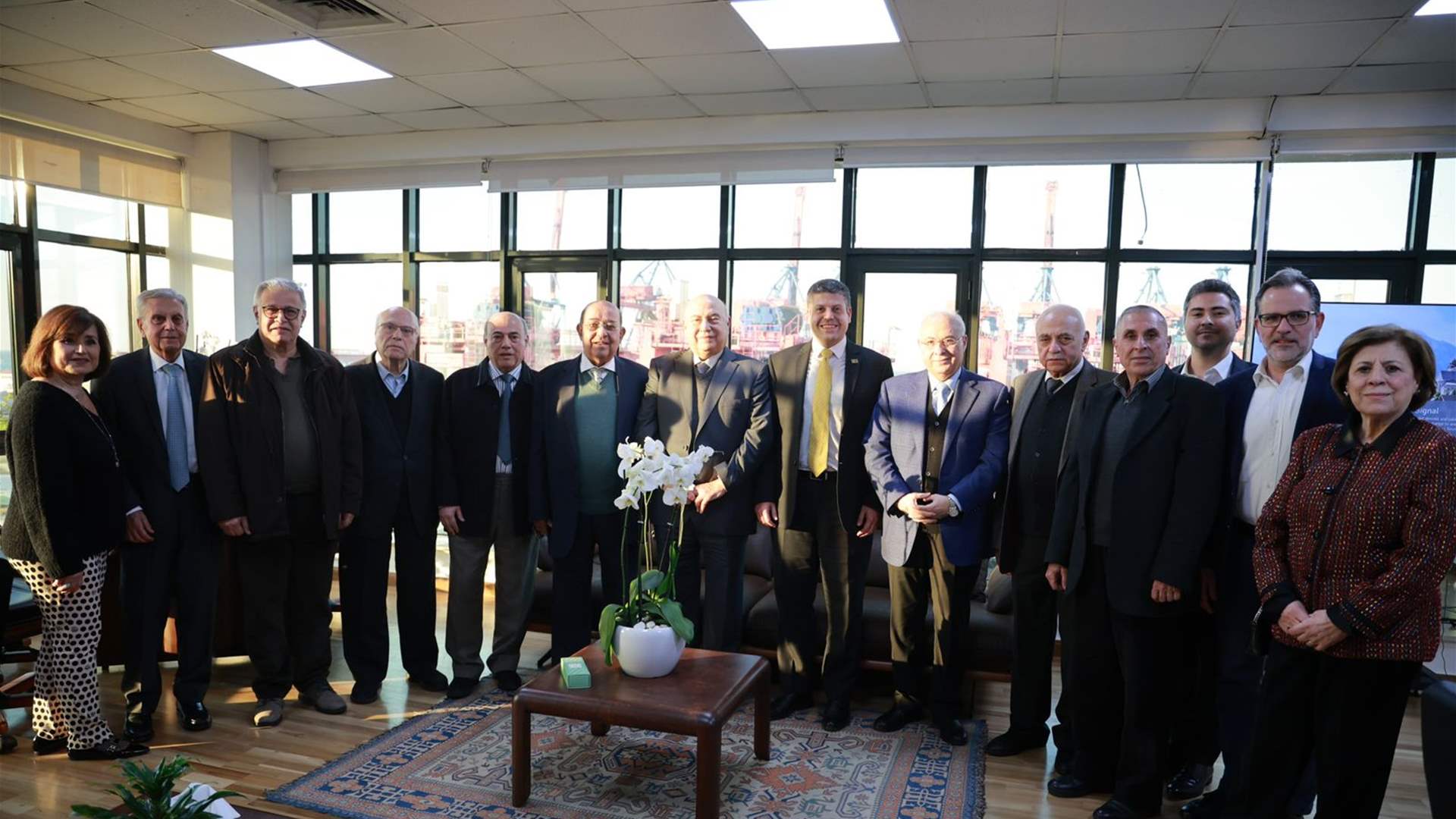 وفد من المركز الإسلامي -عائشة بكار زار مروان النفّي في مرفأ بيروت 