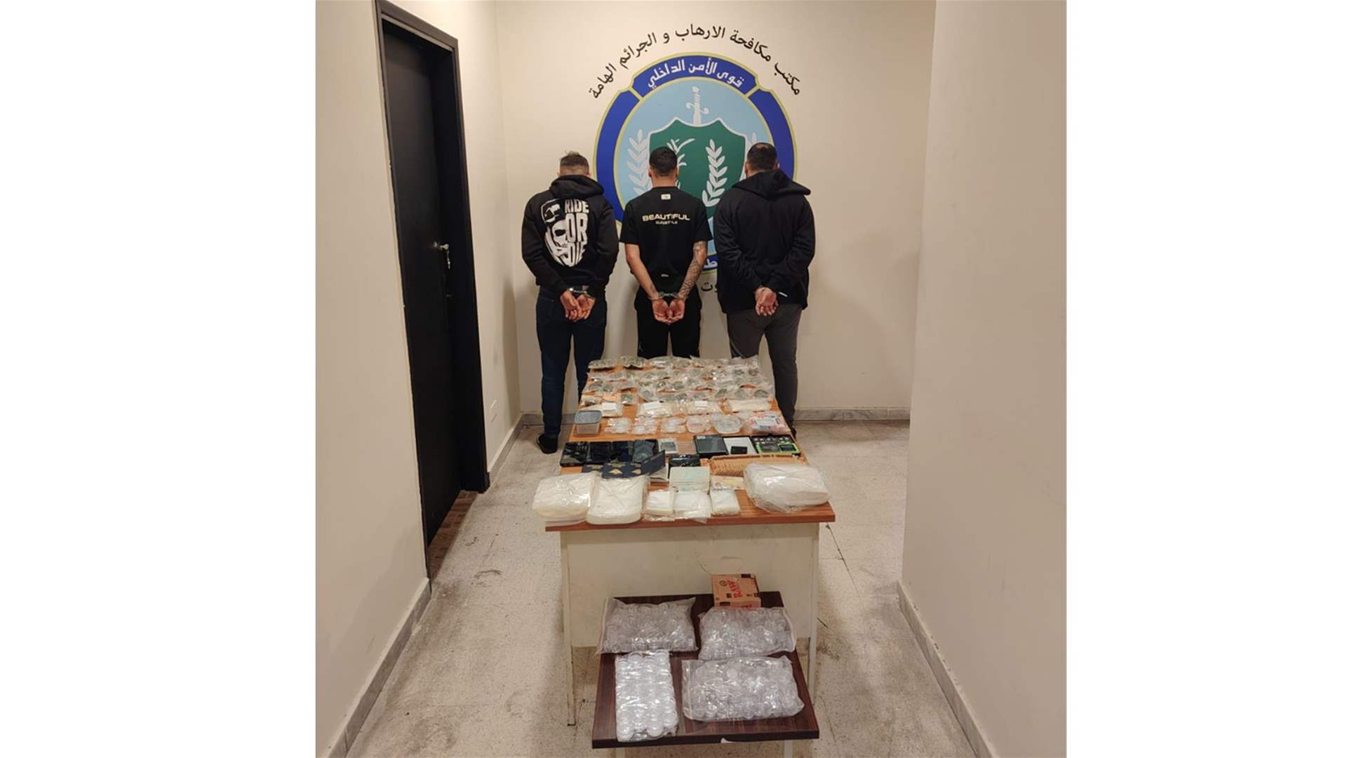 إلقاء القبض على مطلوبين: في إحدى الشّقق خزّن كميّة من المخدّرات