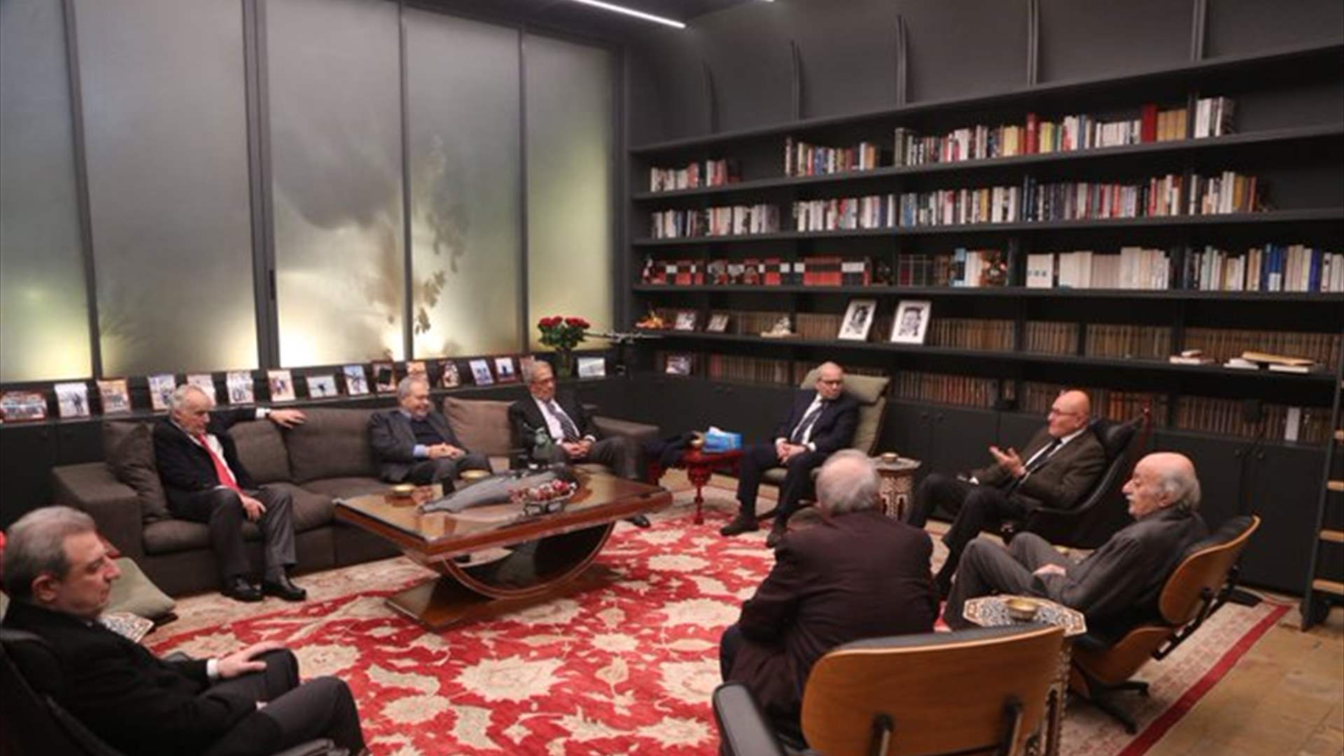 جنبلاط استقبل موسى في حضور رئيس الحكومة