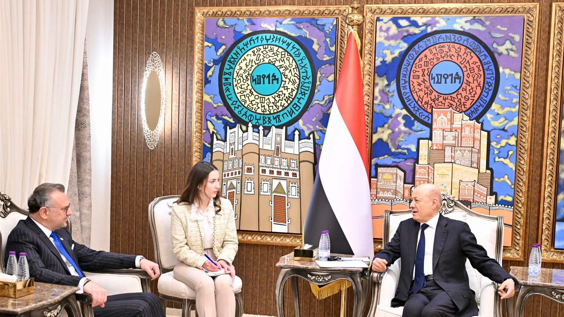 المبعوث الأميركيّ للشؤون العربية والأفريقية مسعد بولس التقى الرئيس اليمنيّ في إطار تكثيف واشنطن لانخراطها في التطورات الجارية في البلاد