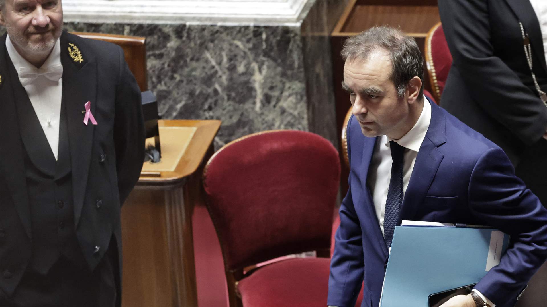 رئيس وزراء فرنسا: العملية العسكرية الأميركية في فنزويلا "مخالفة للقانون"