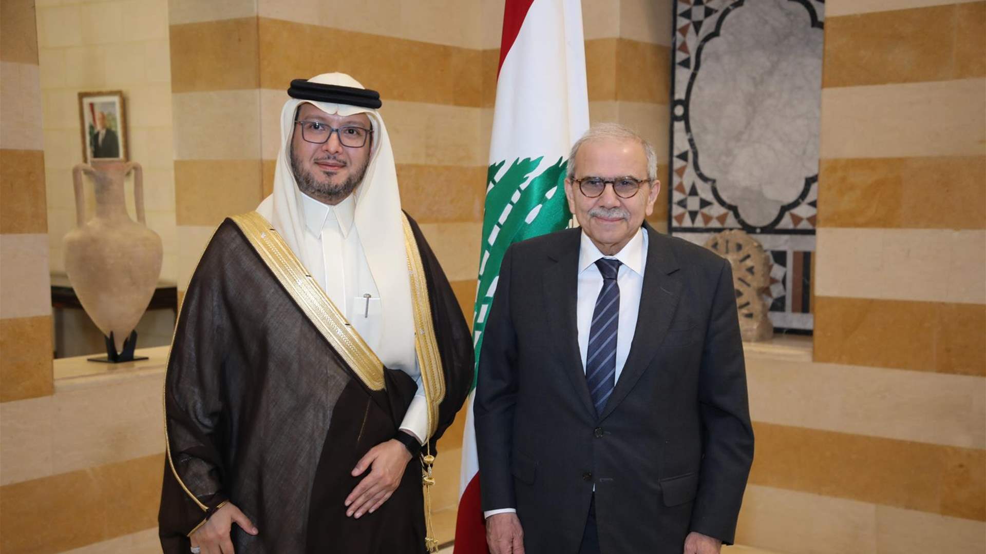 سفير المملكة السعودية في لبنان يزور الرئيس سلام