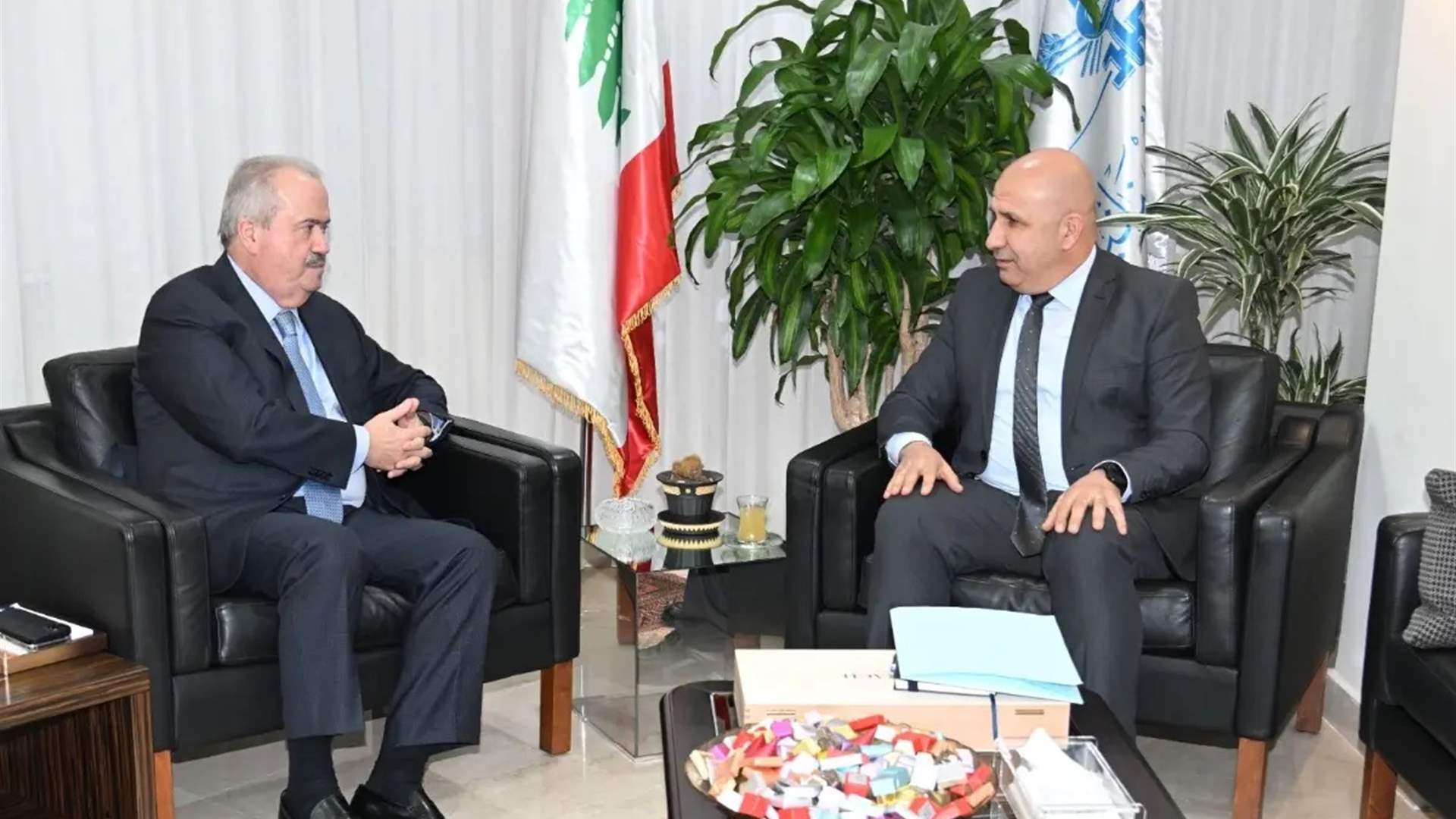 لقاءات جابر تمحورت حول تعزيز التعاون بين الوزارات والمؤسسات الخدماتية واحتياجات الدفاع المدني