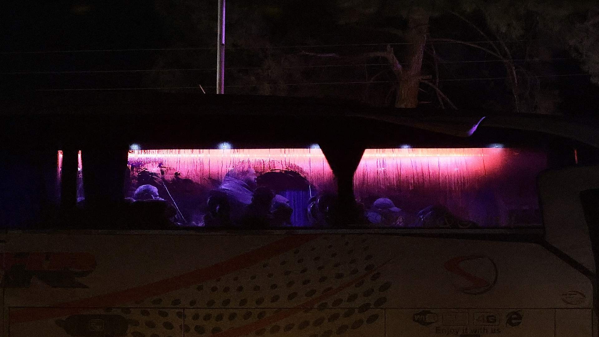 إجلاء نحو 400 مقاتل كردي من حلب إلى شمال شرق سوريا 