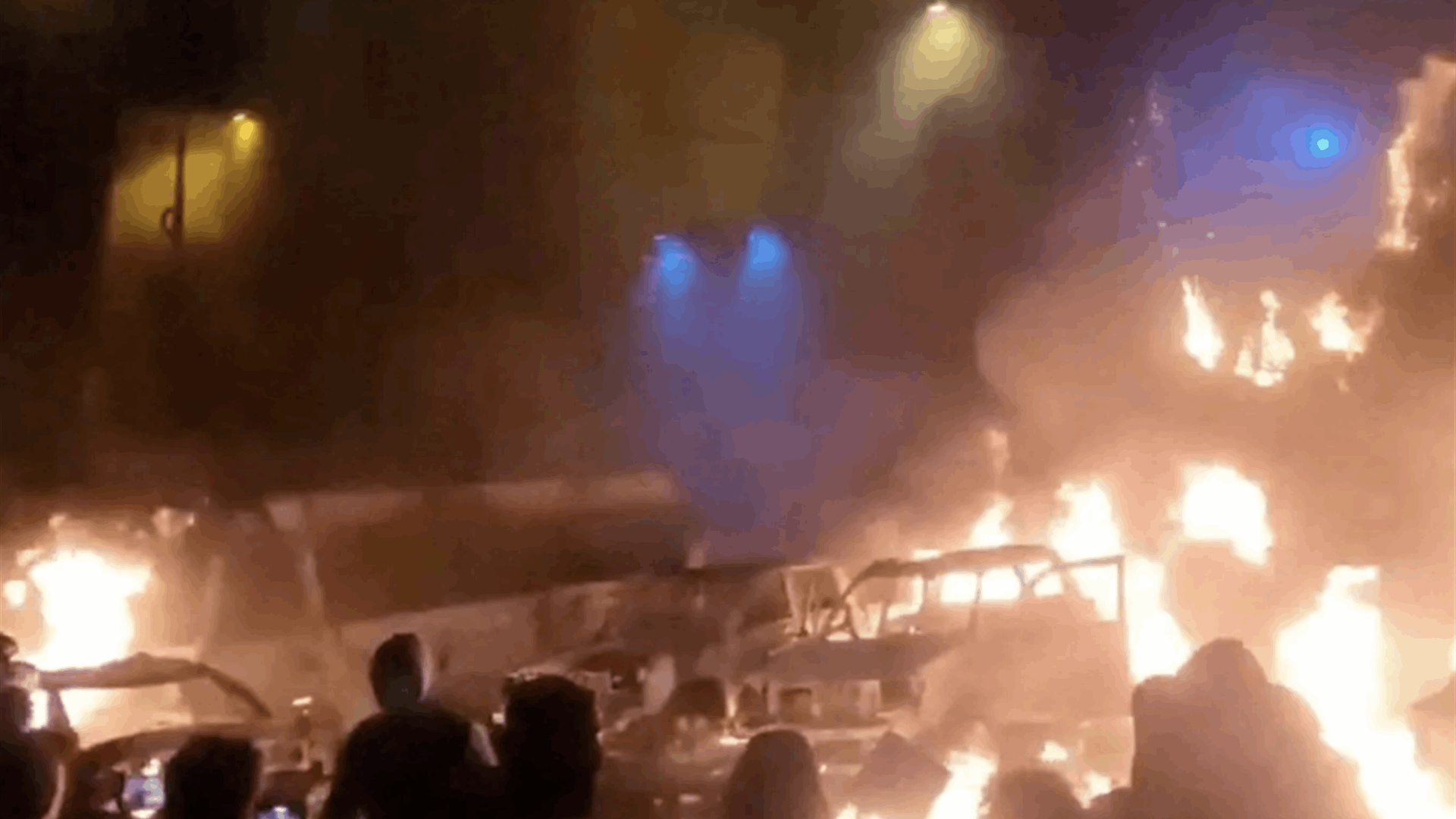 نجل شاه إيران المخلوع حثّ قوات الأمن على "الوقوف مع الشعب"