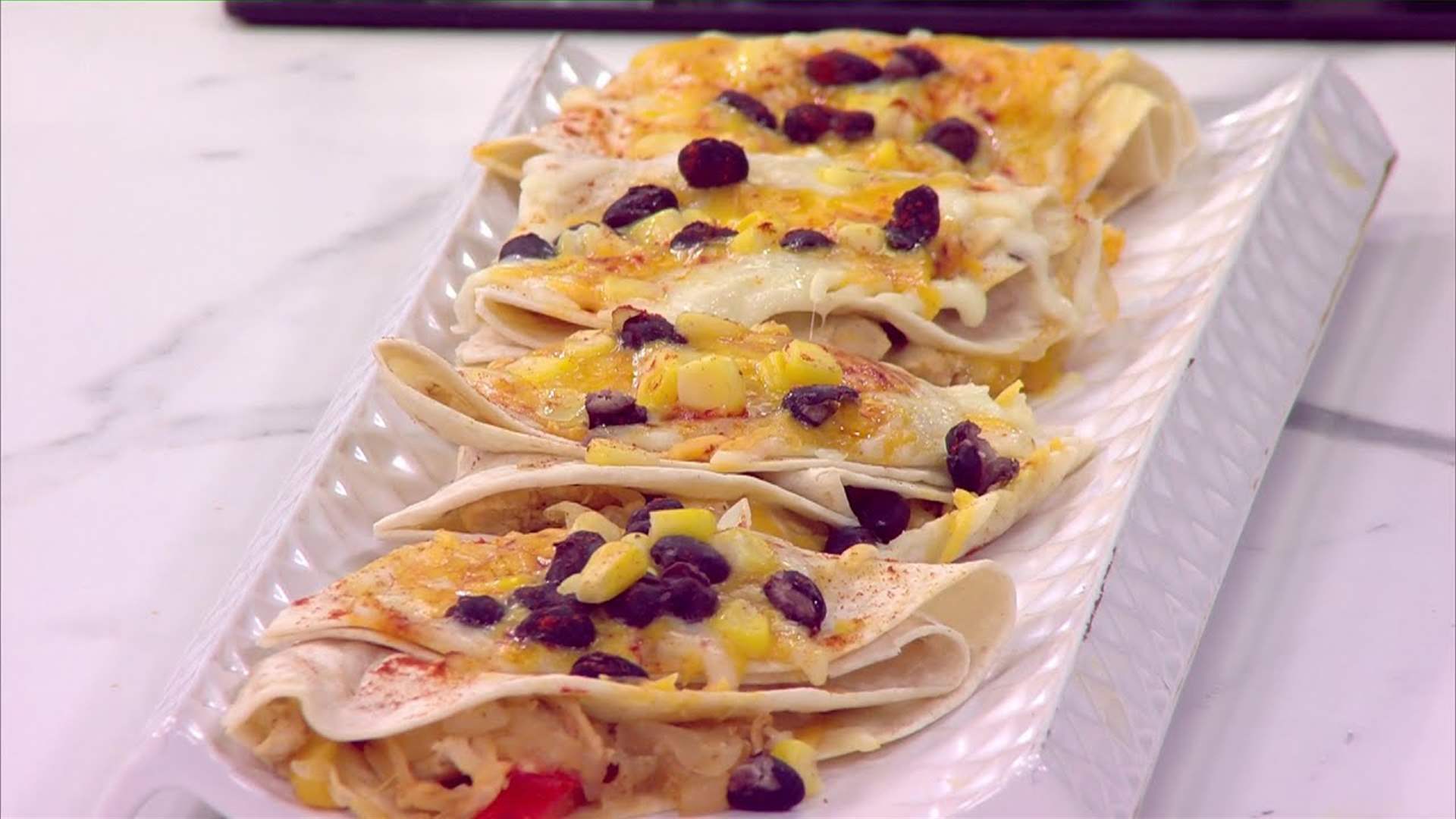 أطباق مختلفة وشهية باستخدام فاهيتا الدجاج... مائدة مميزة على طريقة الشيف فادي زغيب (فيديو)