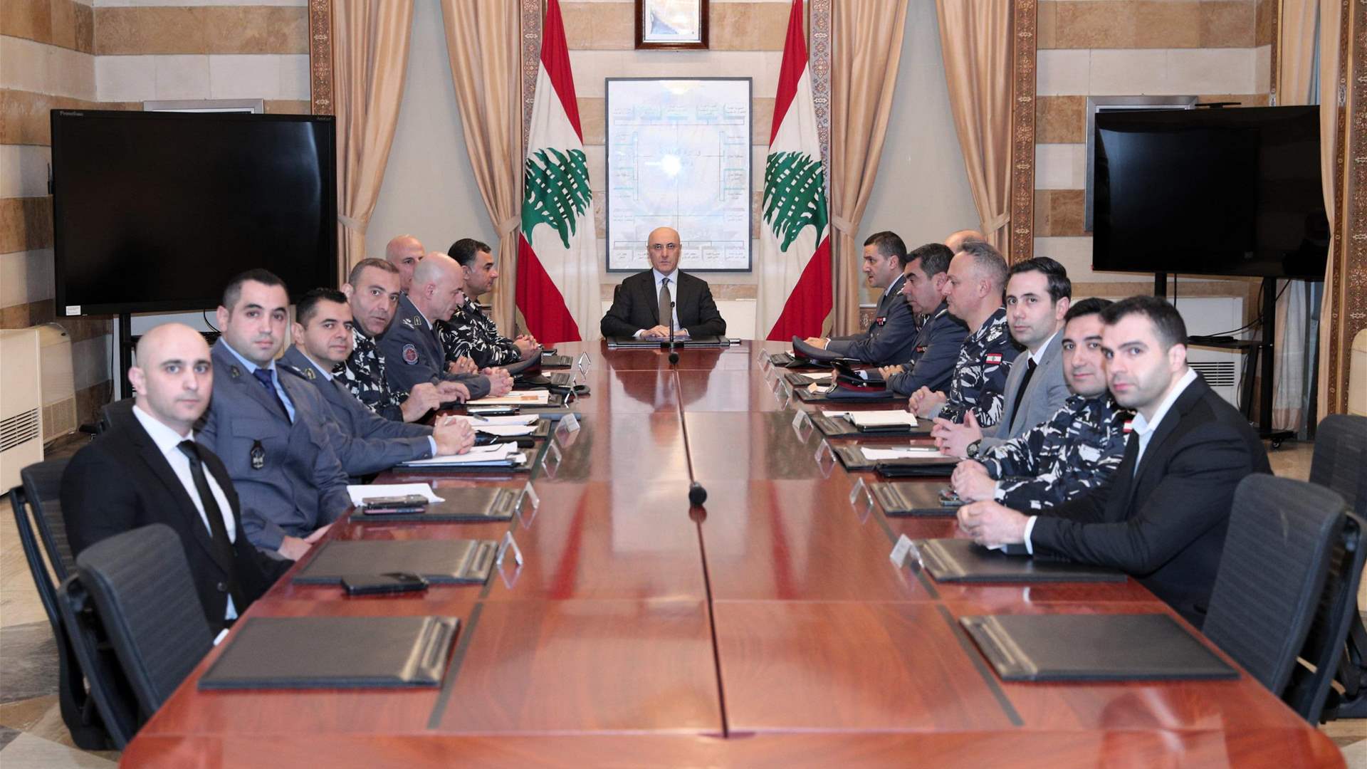 الحجار تابع تطبيق القرارين بشأن مخالفات الدراجات النارية وتنظيم عمل راكني السيارات