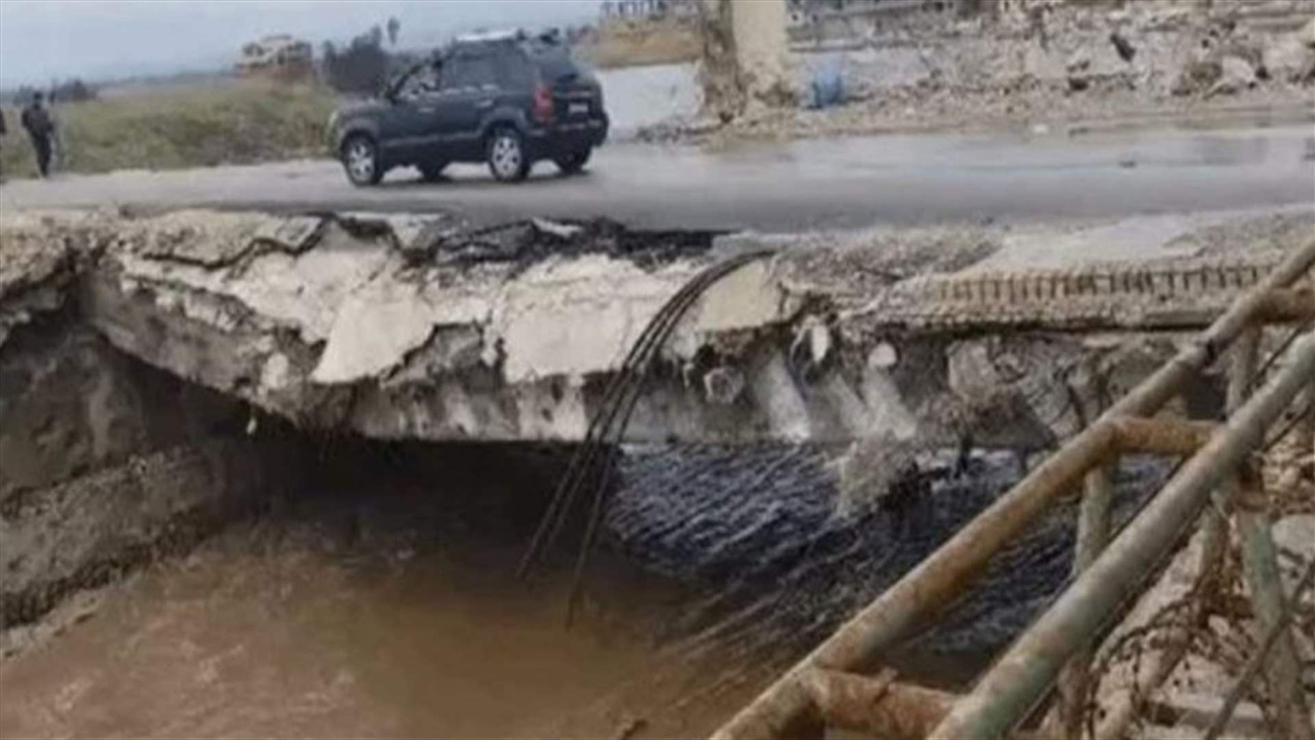 انهيار جديد في جسر العريضة الحدودي المتضرّر منذ العاصفة الماضية