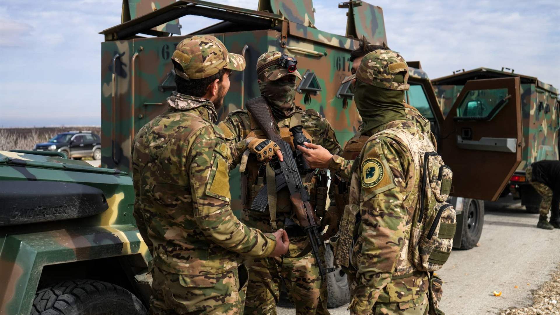 الجيش السوري يُعلن سيطرته على دير حافر بريف حلب الشرقي بعد انسحاب المقاتلين الأكراد