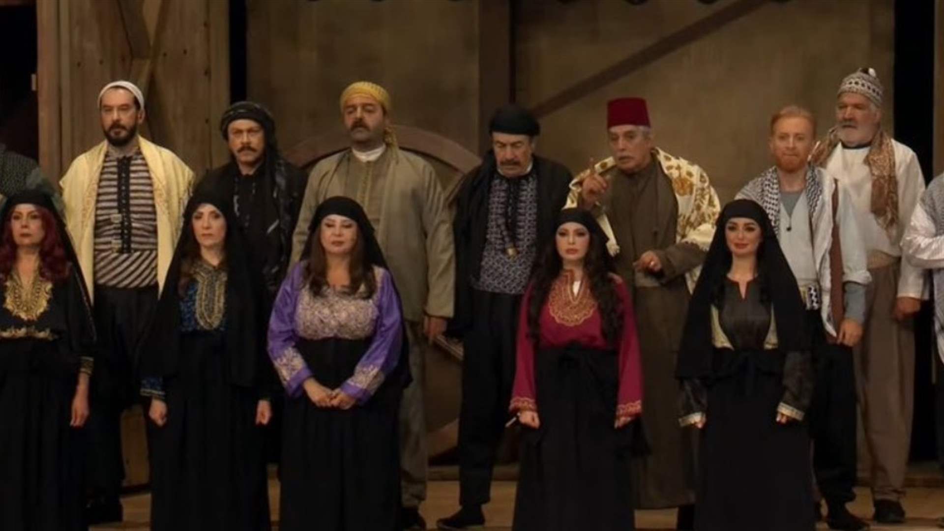 "أبو شهاب" و"معتز" و"فريال" على مسرح Joy Awards 2026... أبطال باب الحارة يوقظون حنين 20 عاماً لدى الجمهور (فيديو)