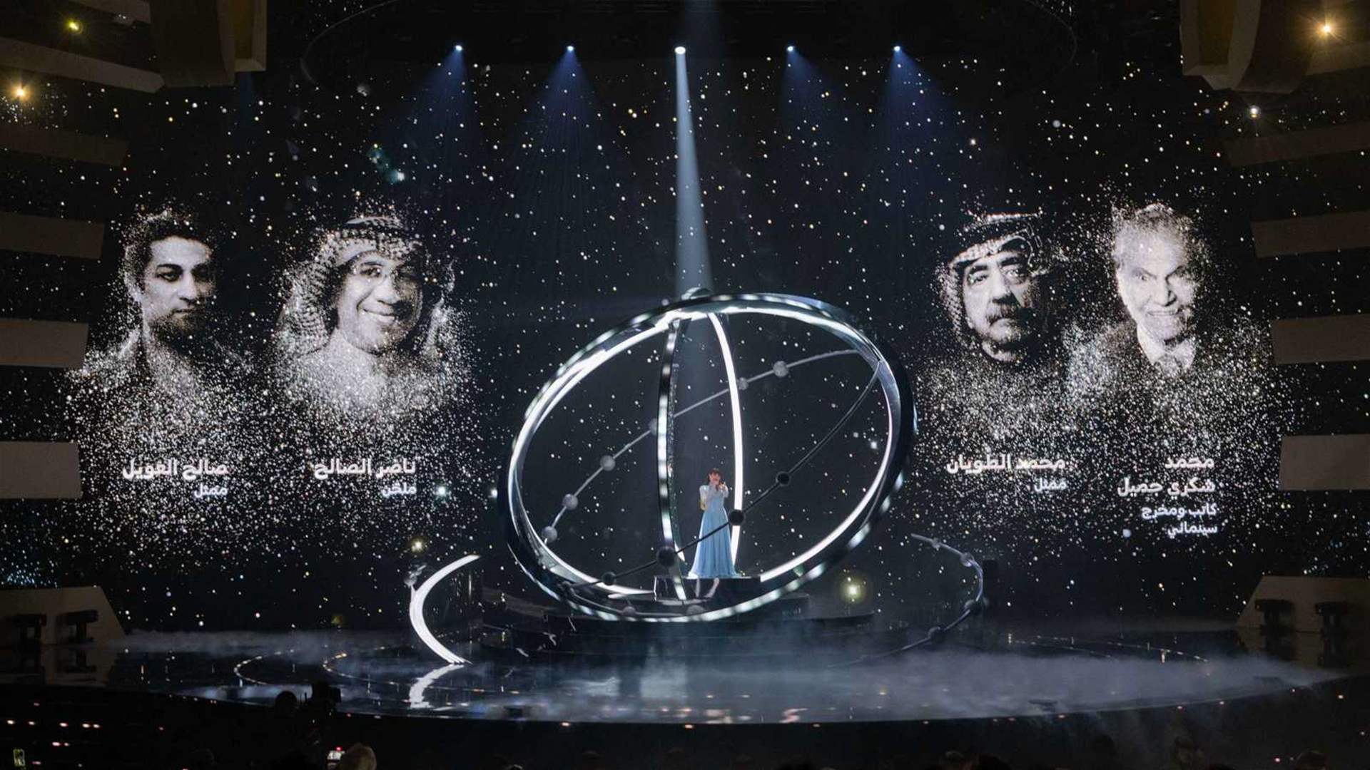 تكريماً لأبرز الوجوه الفنية والإعلامية الراحلة... عبير نعمة تشعل مسرح Joy Awards 2026 بصوتها العذب (فيديو)