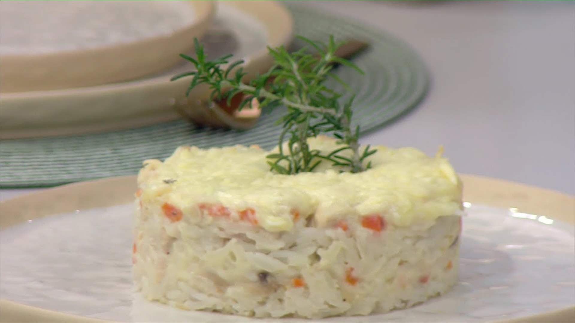 غراتان الدجاج مع الخضار... إليكم طريقة التحضير مع الشيف حنا طويل (فيديو)