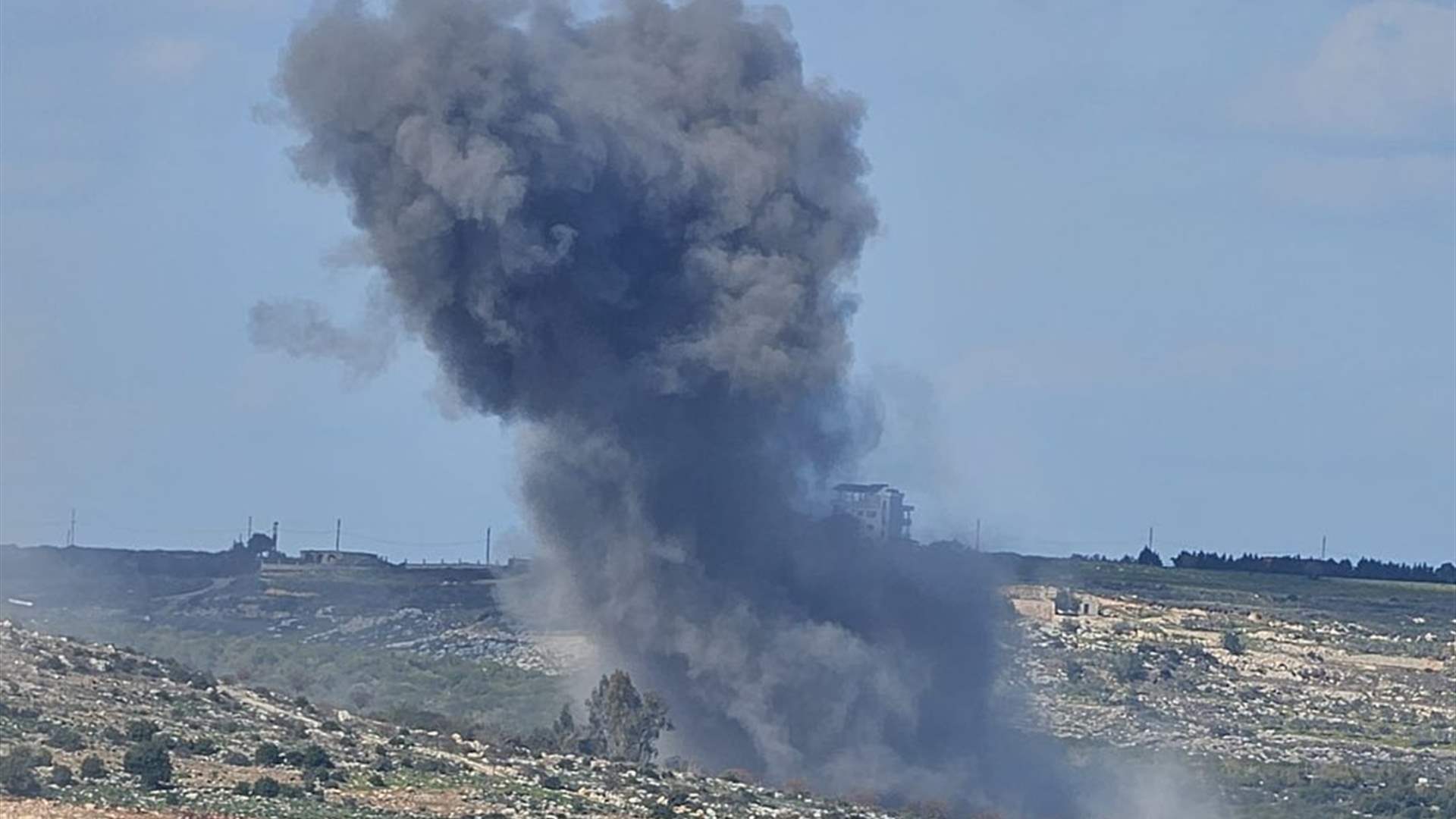 Israeli airstrikes continue on outskirts of As-Srira, Mahmoudiyeh, and Bouslaiya, South Lebanon