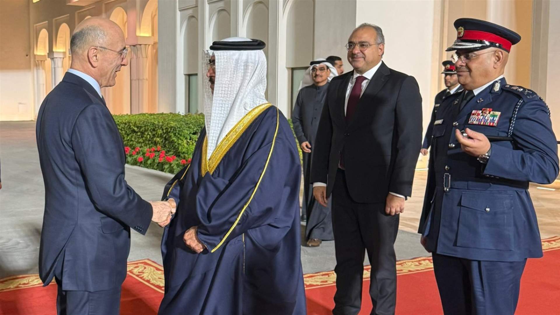 وزير الداخلية وصل مساء اليوم إلى البحرين في زيارة رسمية